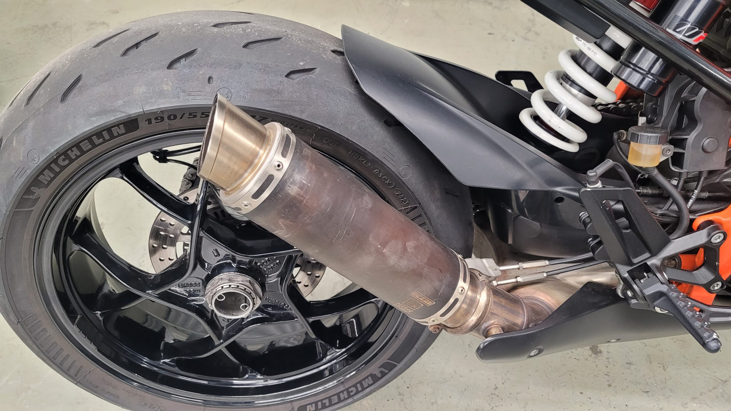 
								KTM SUPER DUKE 1290 vollständig									