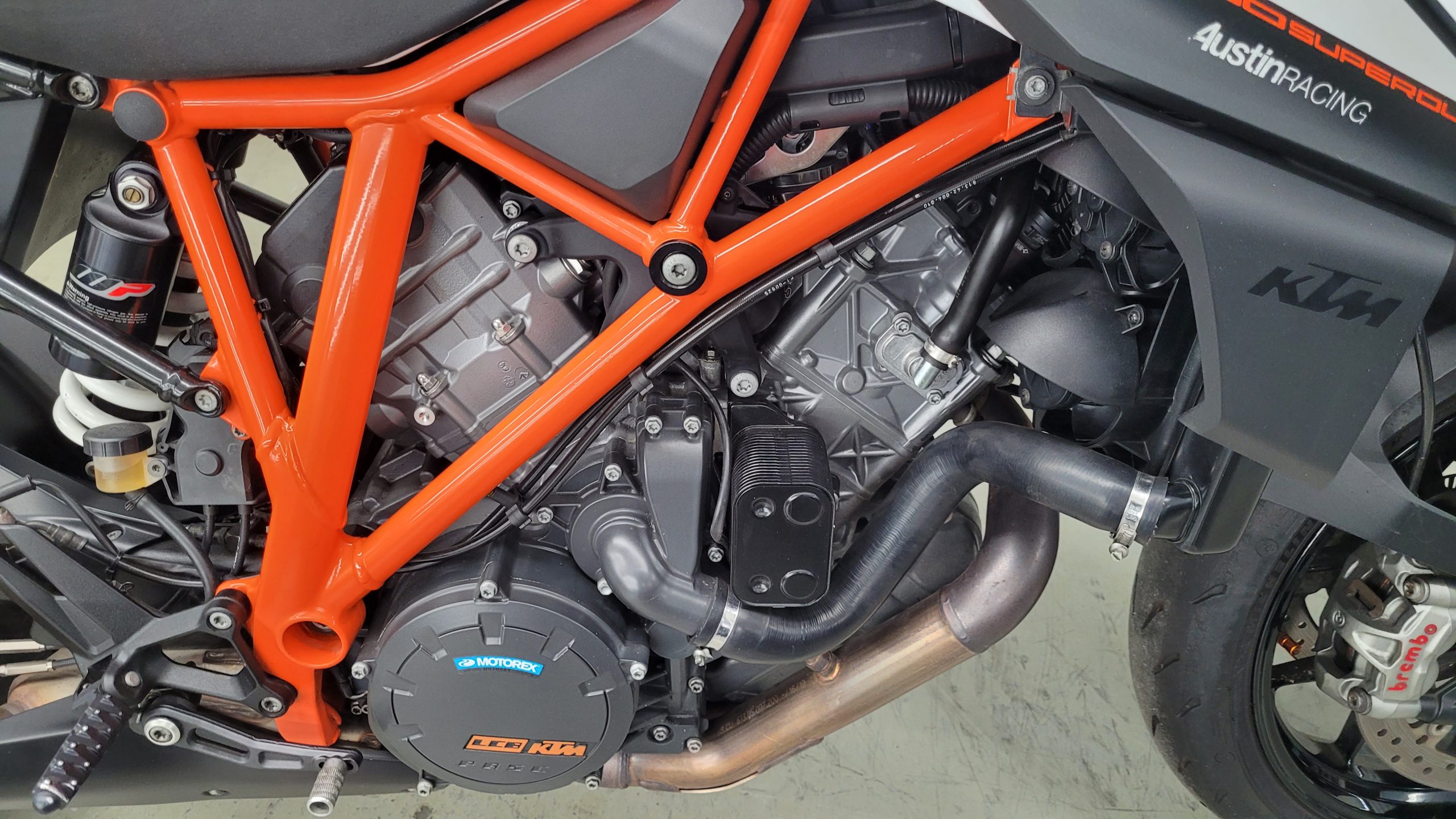 
								KTM SUPER DUKE 1290 vollständig									
