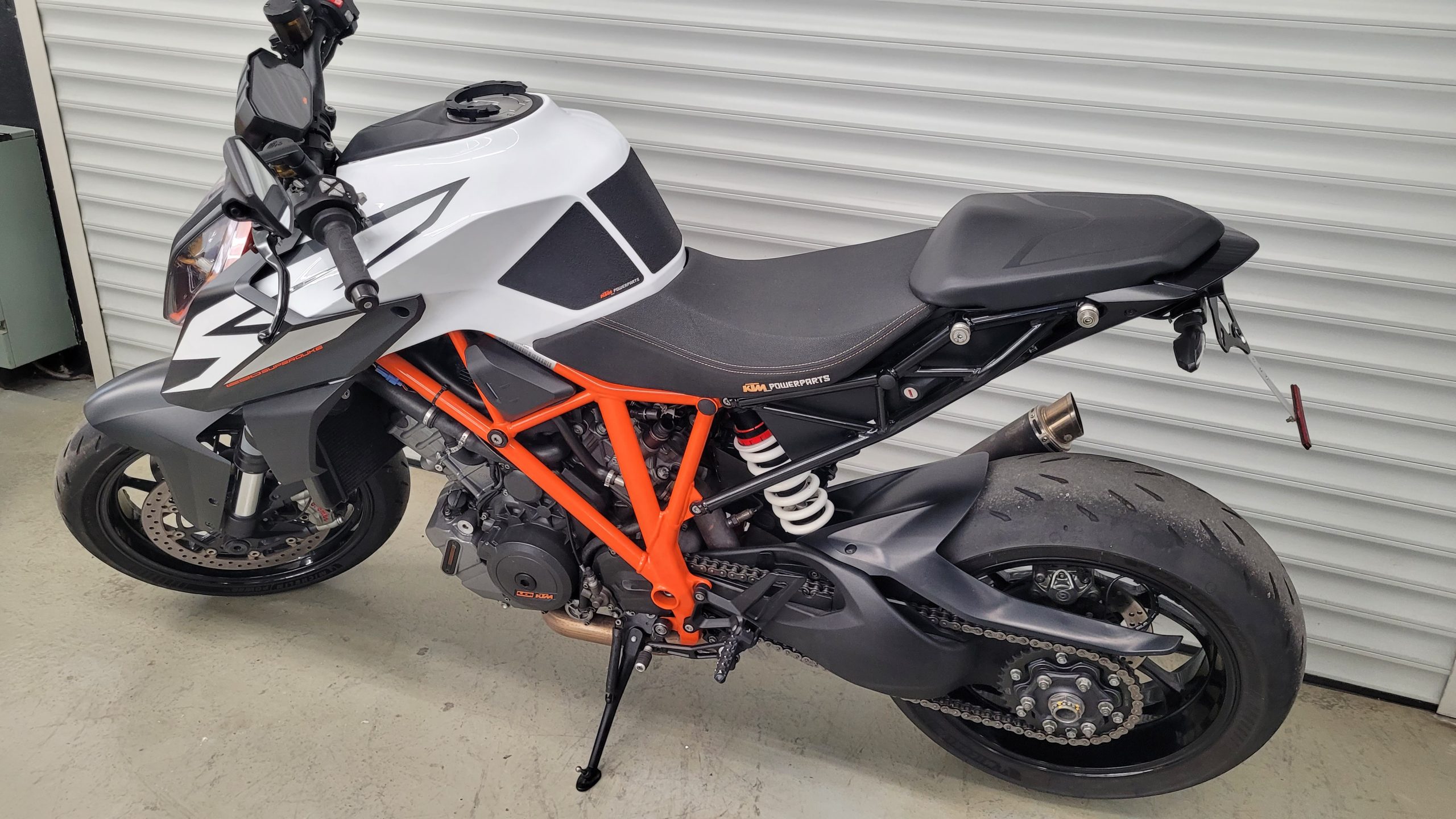 
								KTM SUPER DUKE 1290 vollständig									