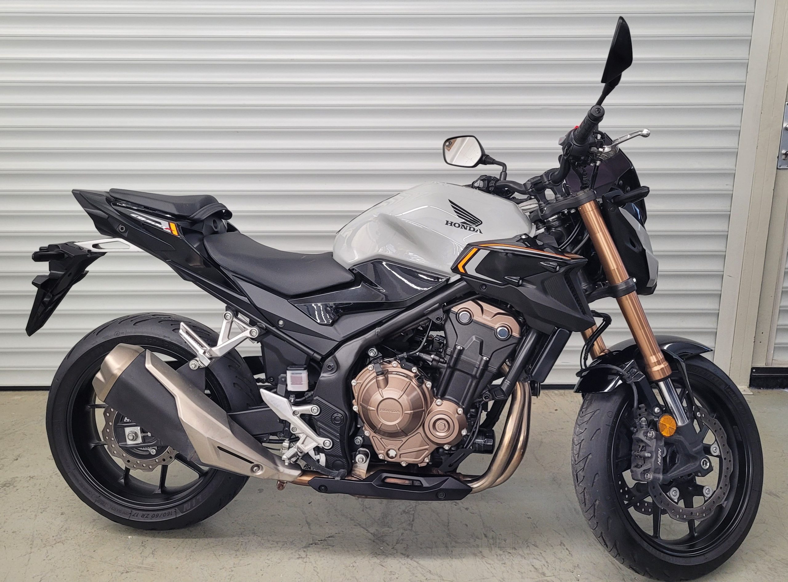 
								HONDA CB 500 F vollständig									