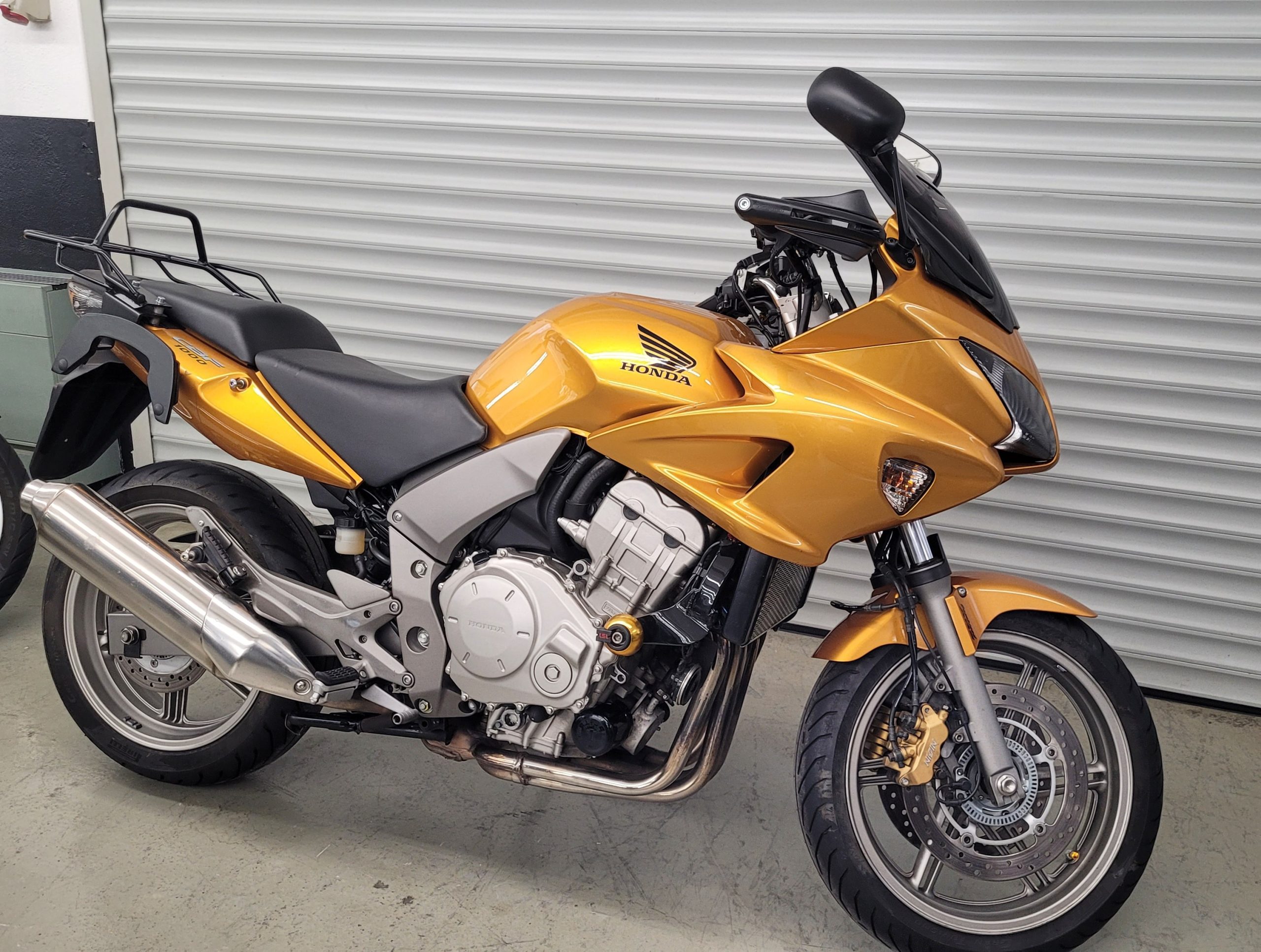 
								HONDA CBF 1000 vollständig									