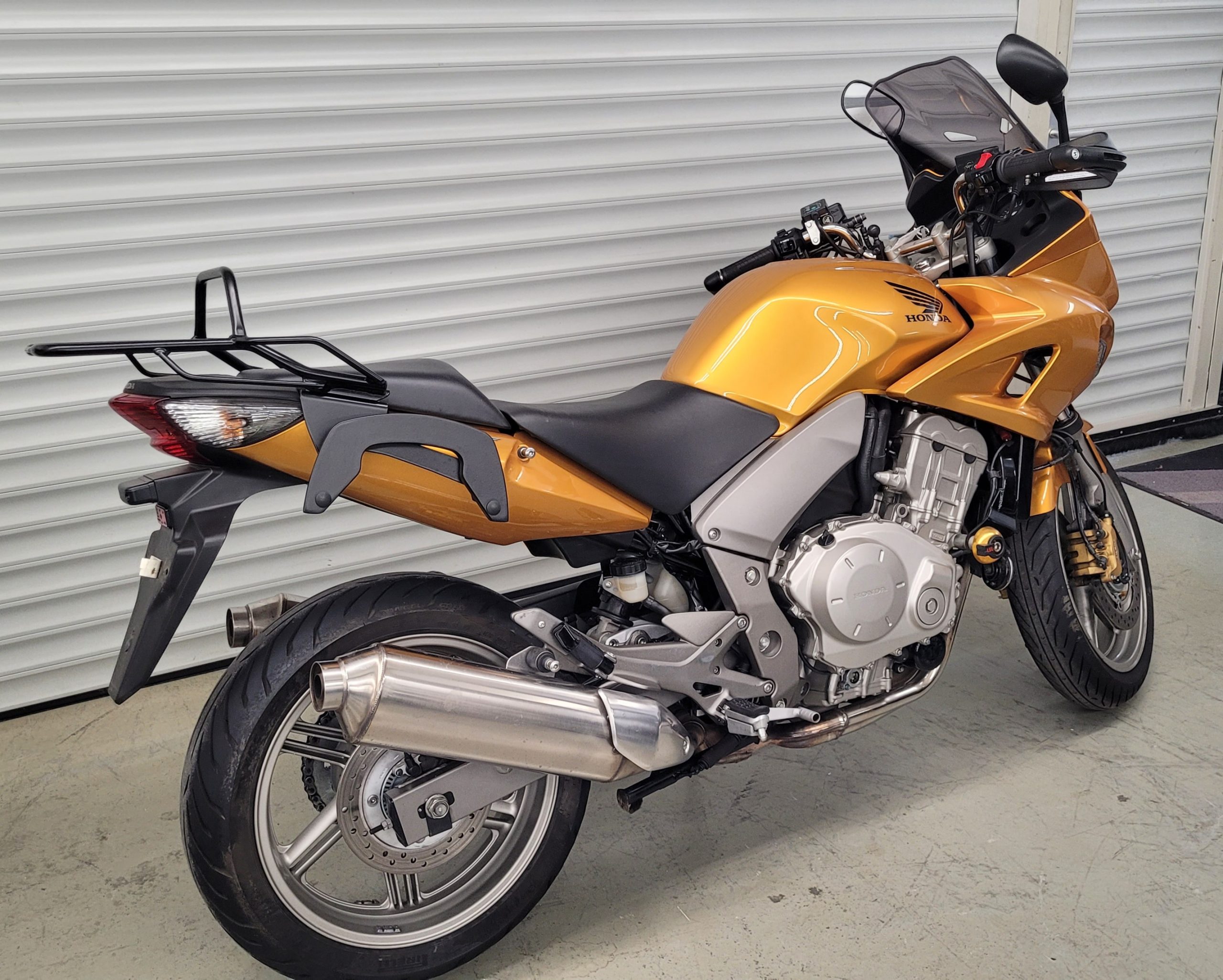 
								HONDA CBF 1000 vollständig									