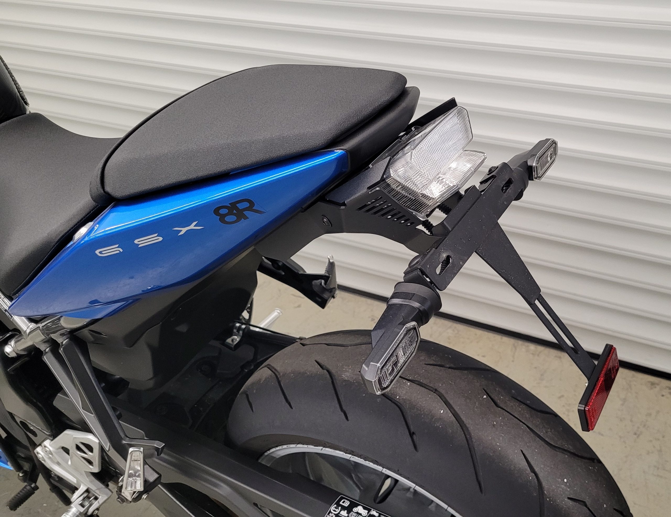 
								SUZUKI GSX-8R vollständig									