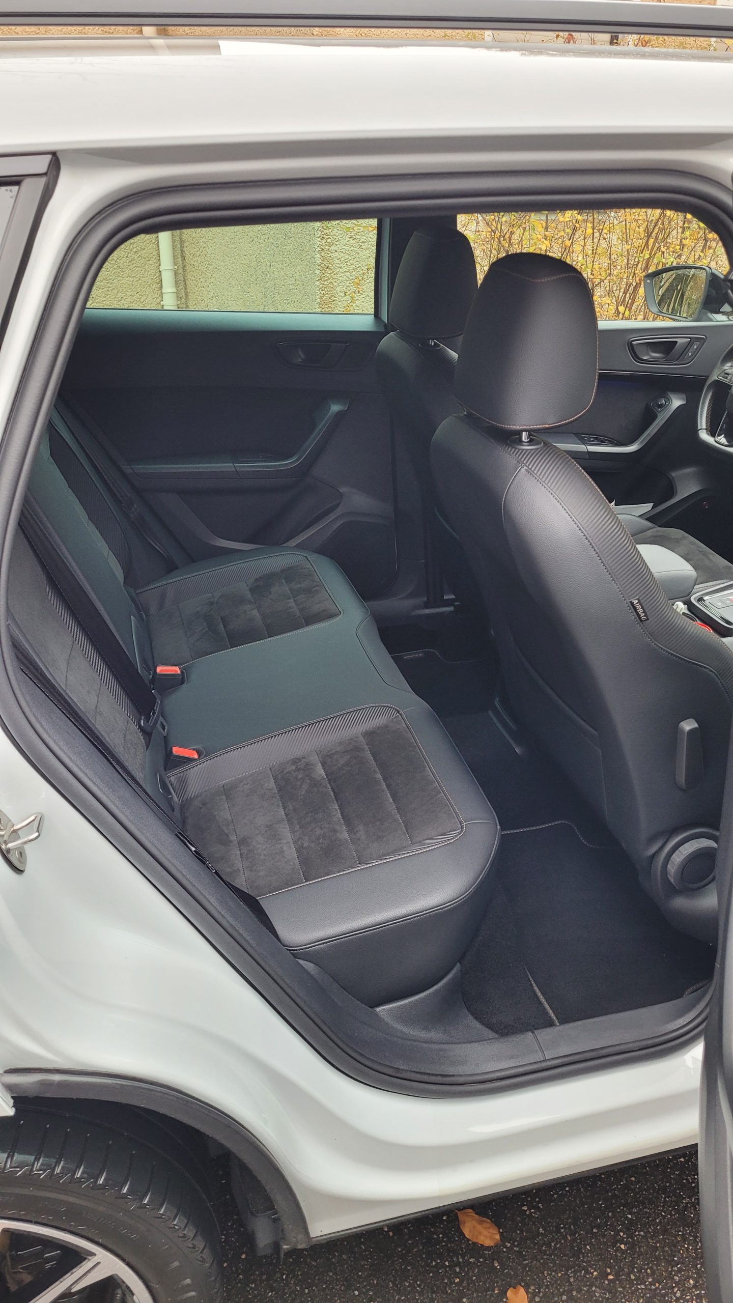 
								Cupra Ateca 2.0 TSI vollständig									