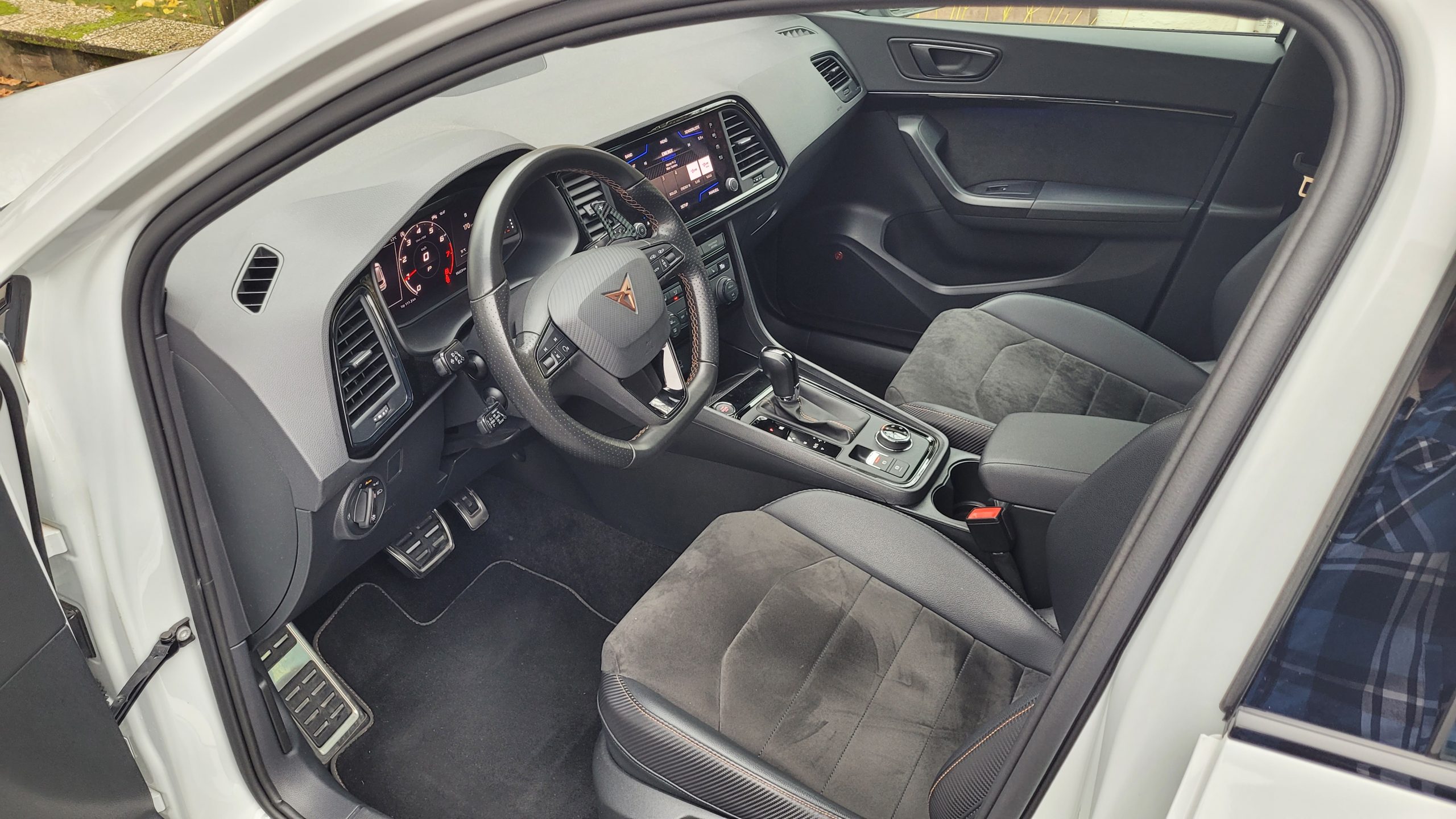 
								Cupra Ateca 2.0 TSI vollständig									