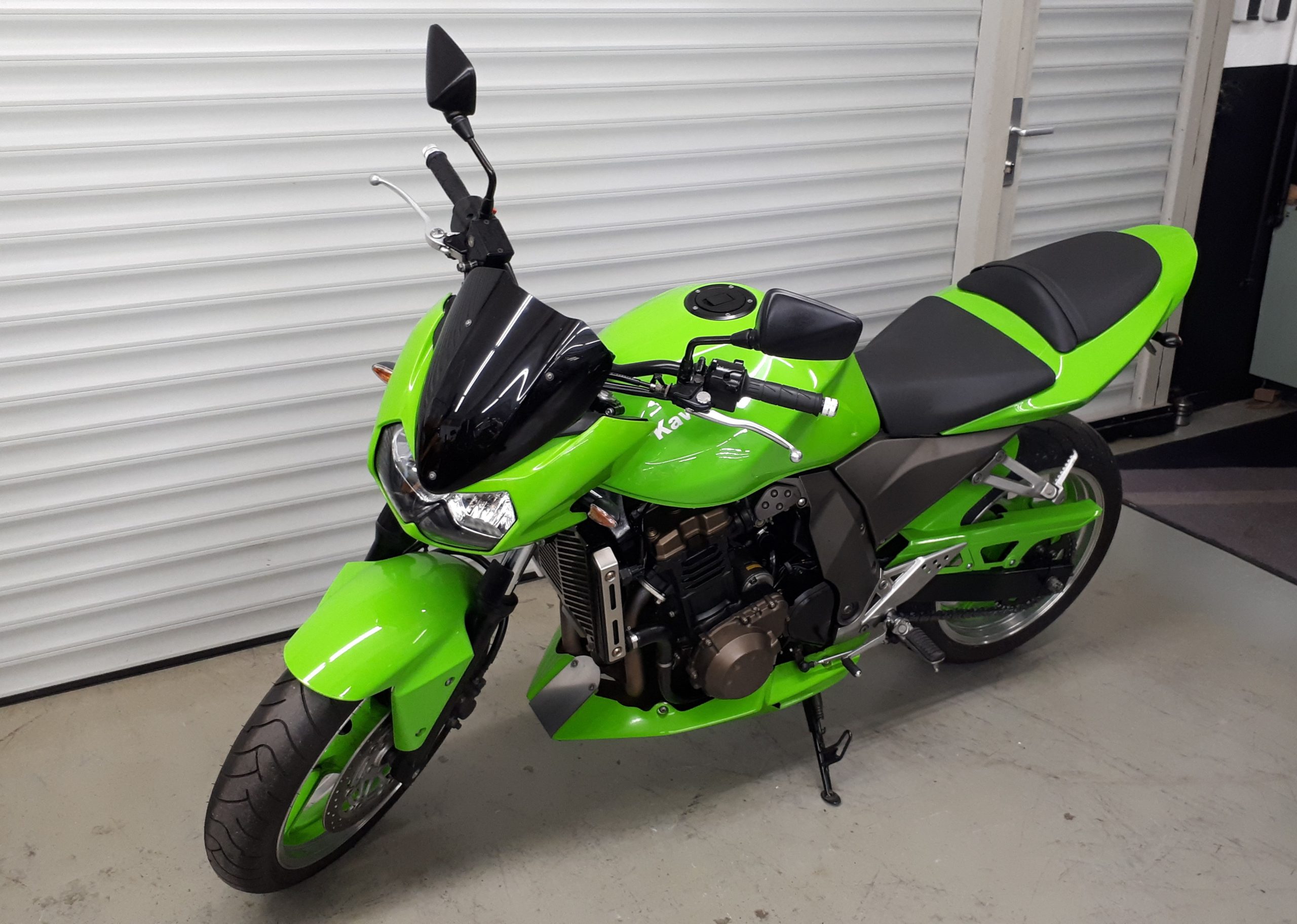 
								Kawasaki ZR 750J vollständig									