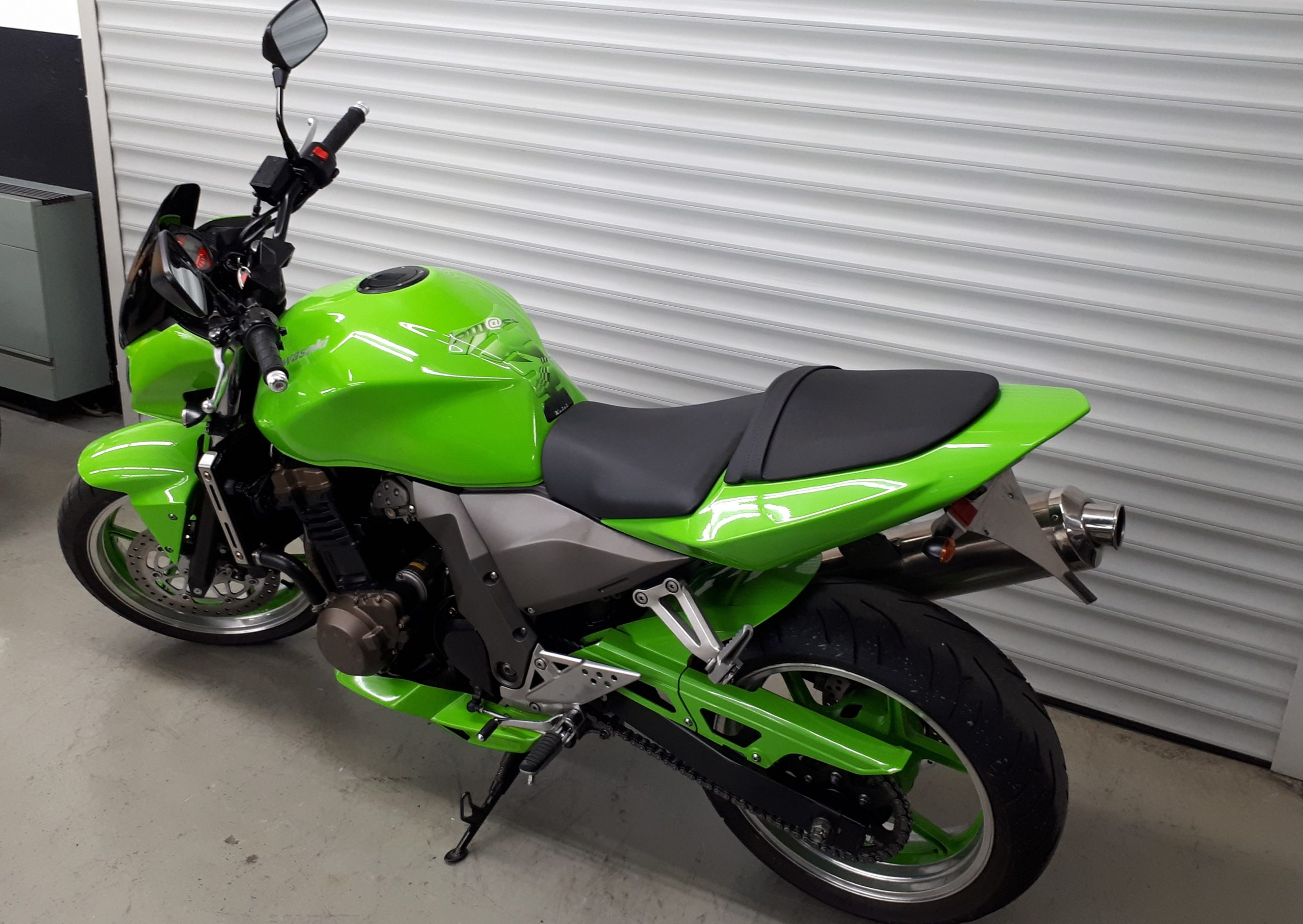 
								Kawasaki ZR 750J vollständig									