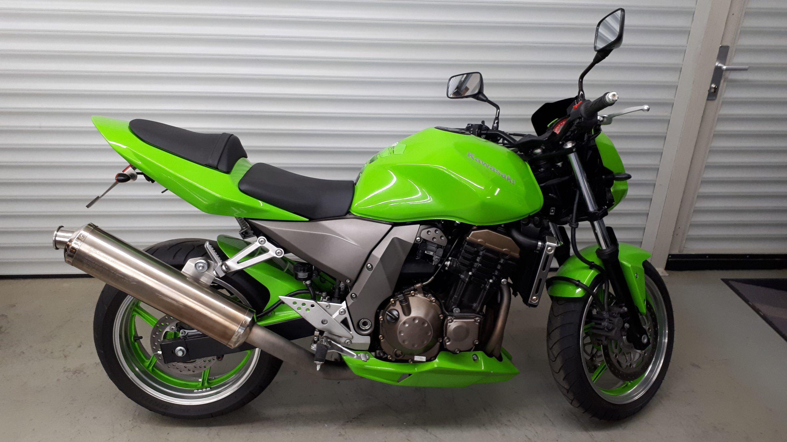 
								Kawasaki ZR 750J vollständig									