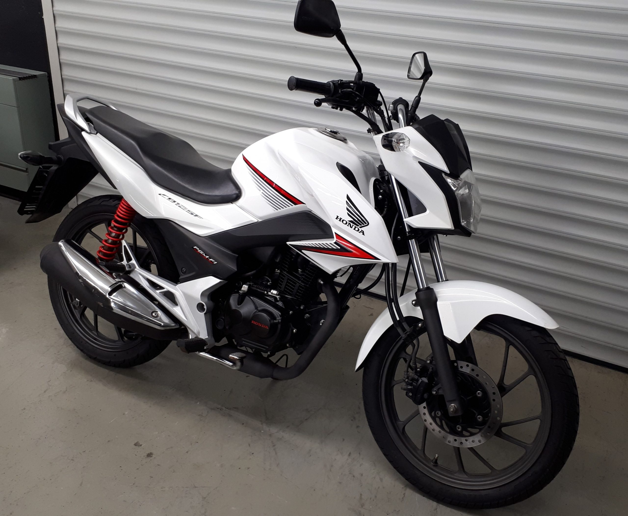 
								Honda CBF 125 F vollständig									