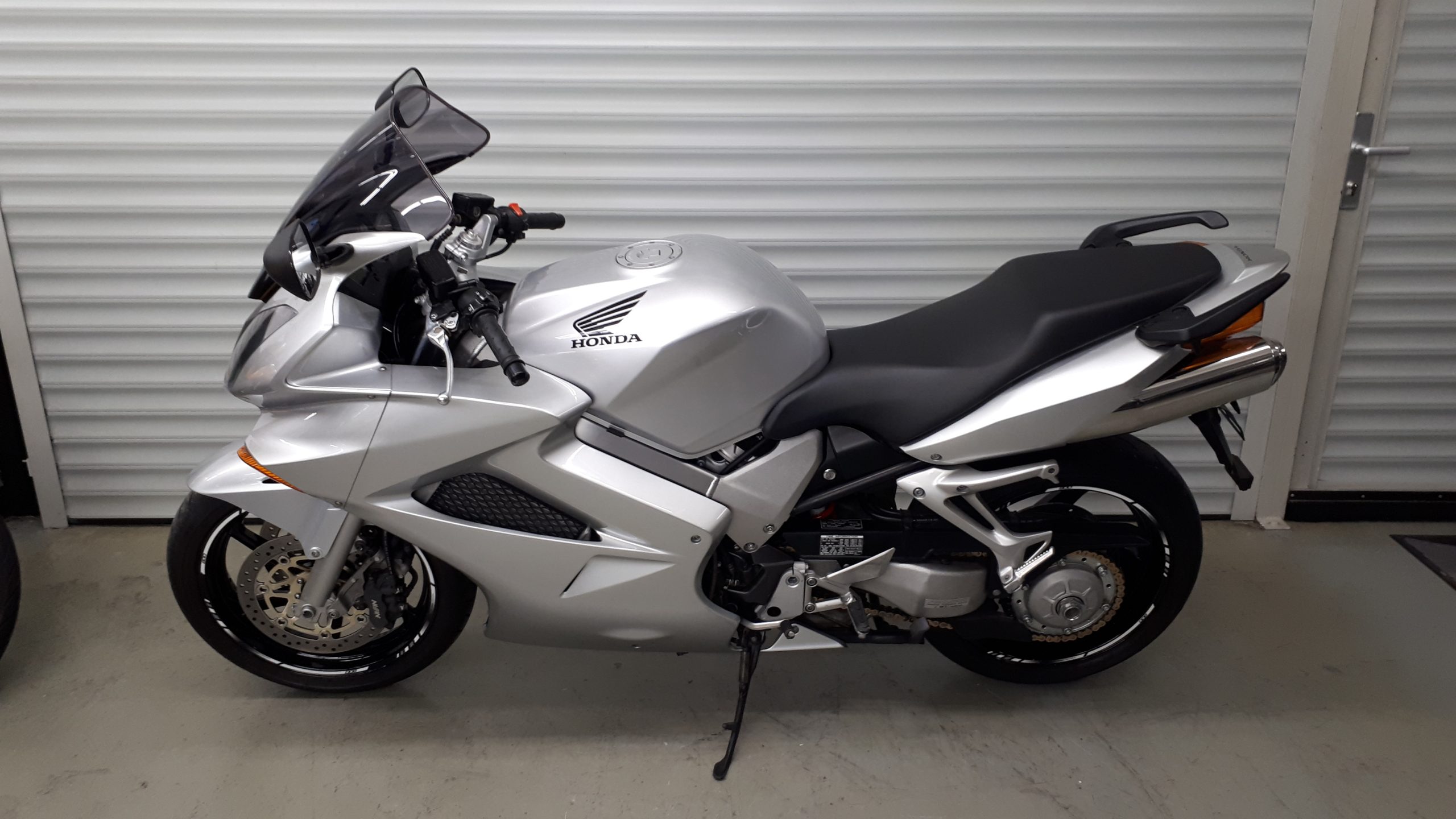 
								Honda VFR 800 vollständig									