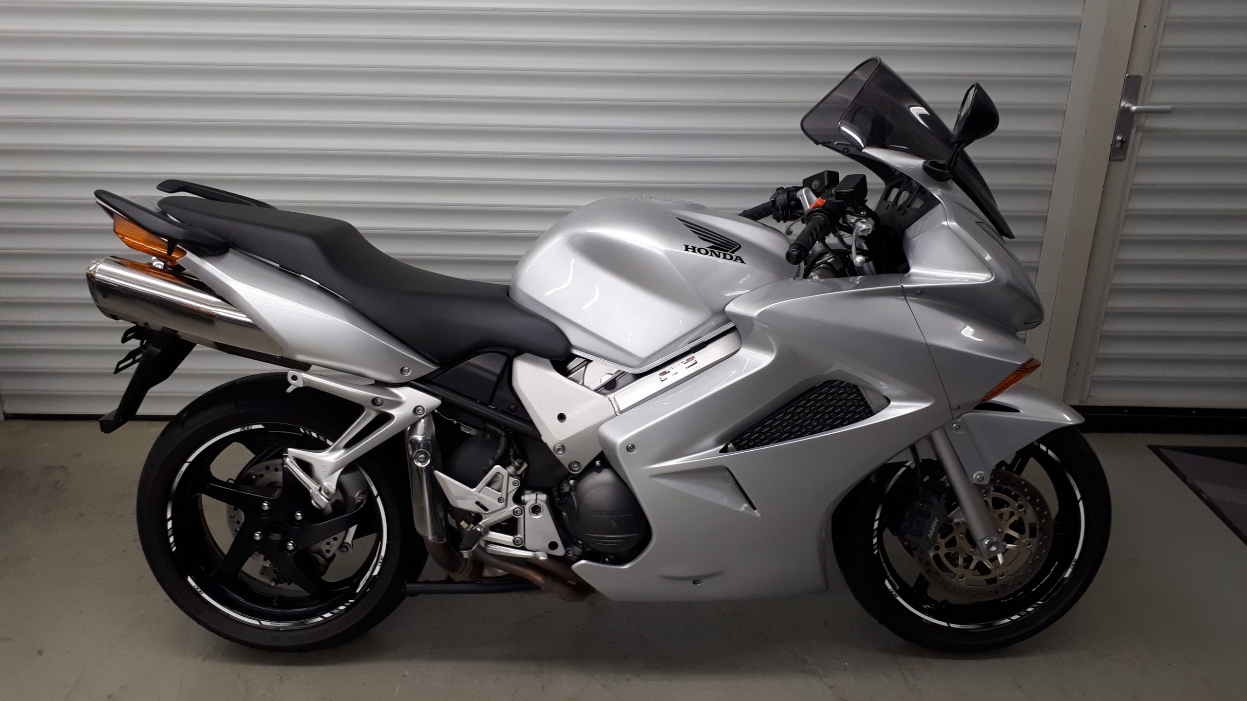 
								Honda VFR 800 vollständig									