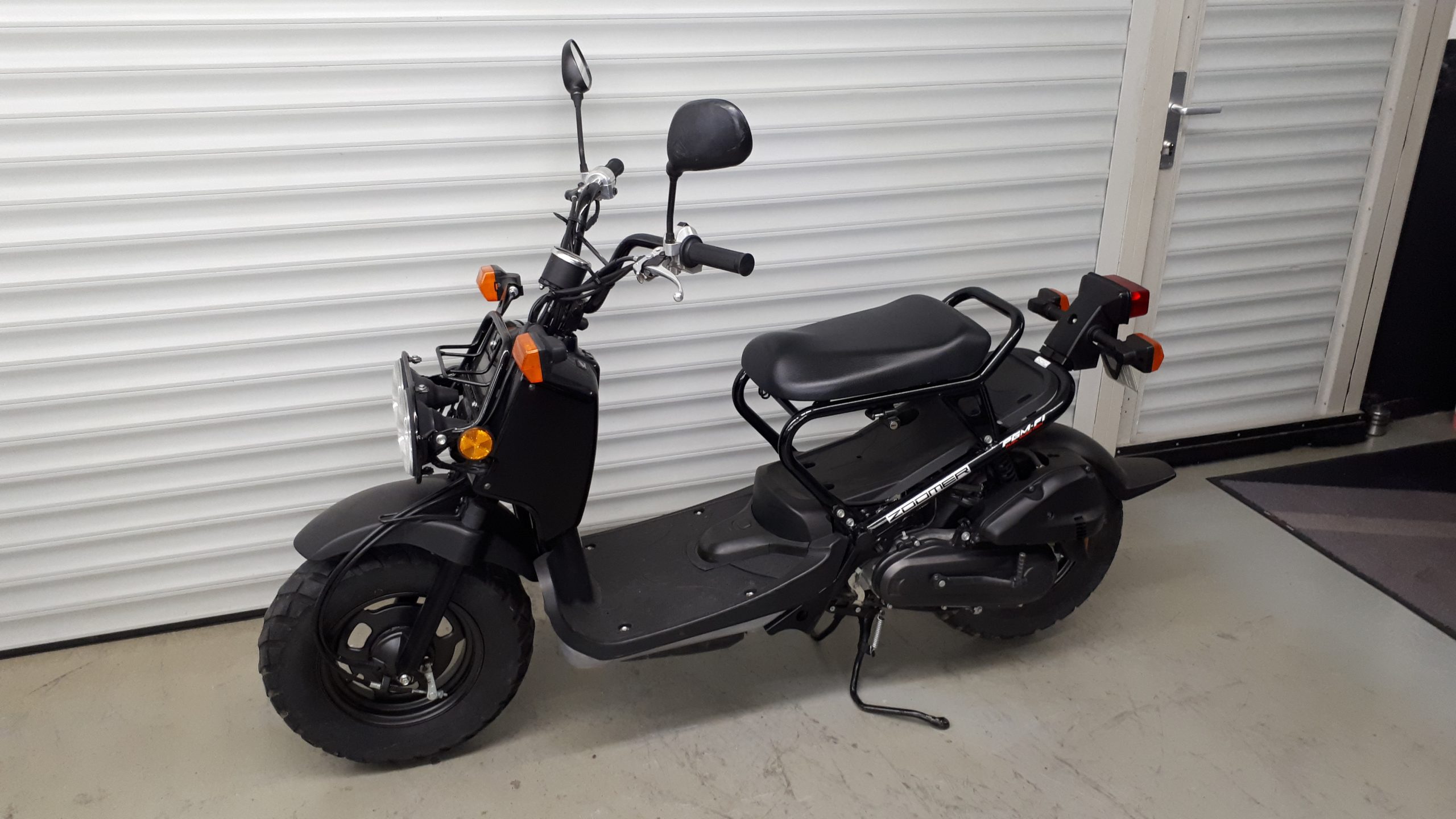 
								Honda ZOOMER 50 vollständig									