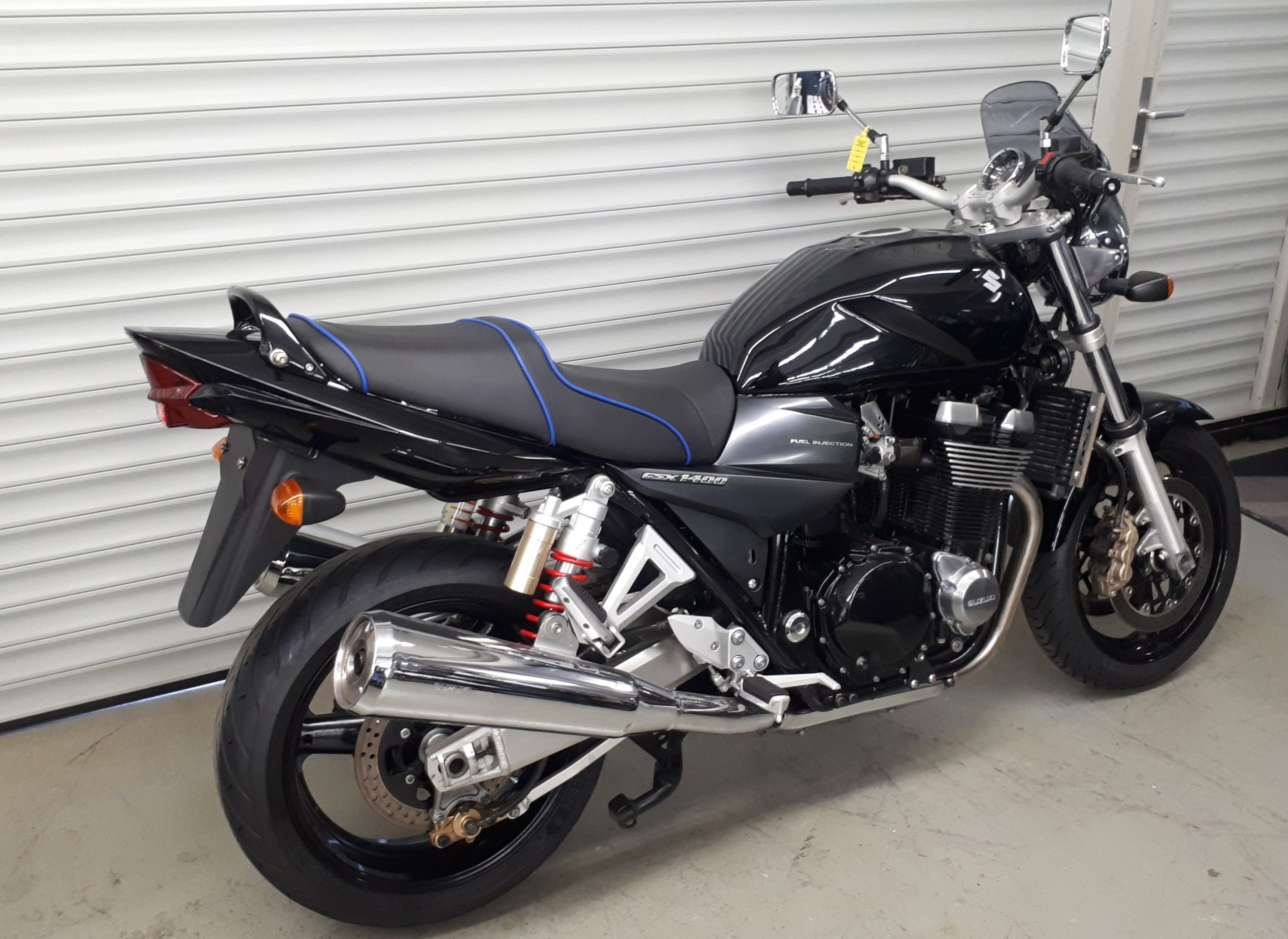 
								SUZUKI GSX 1400 vollständig									