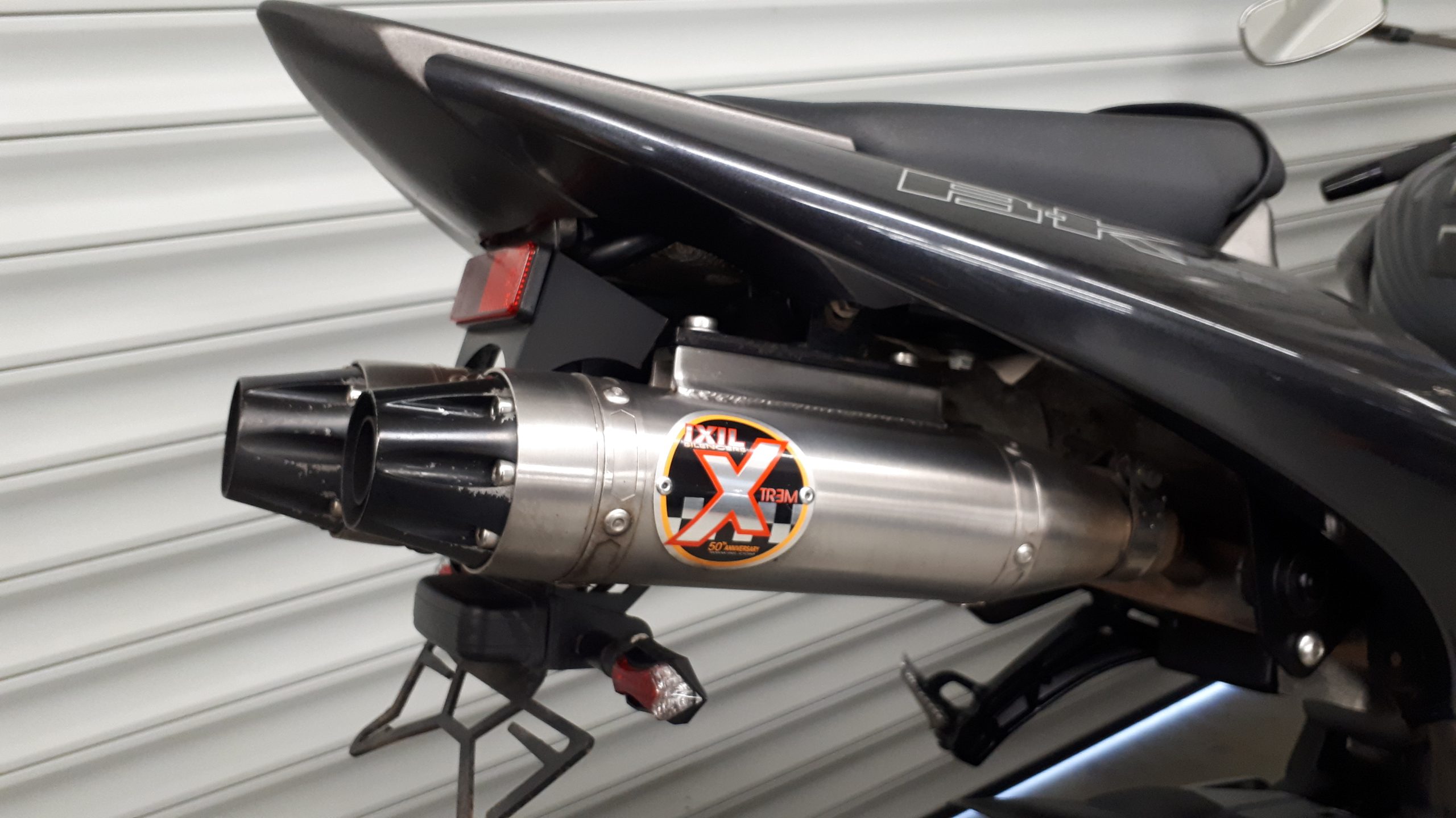 
								SUZUKI GSX 1300 vollständig									