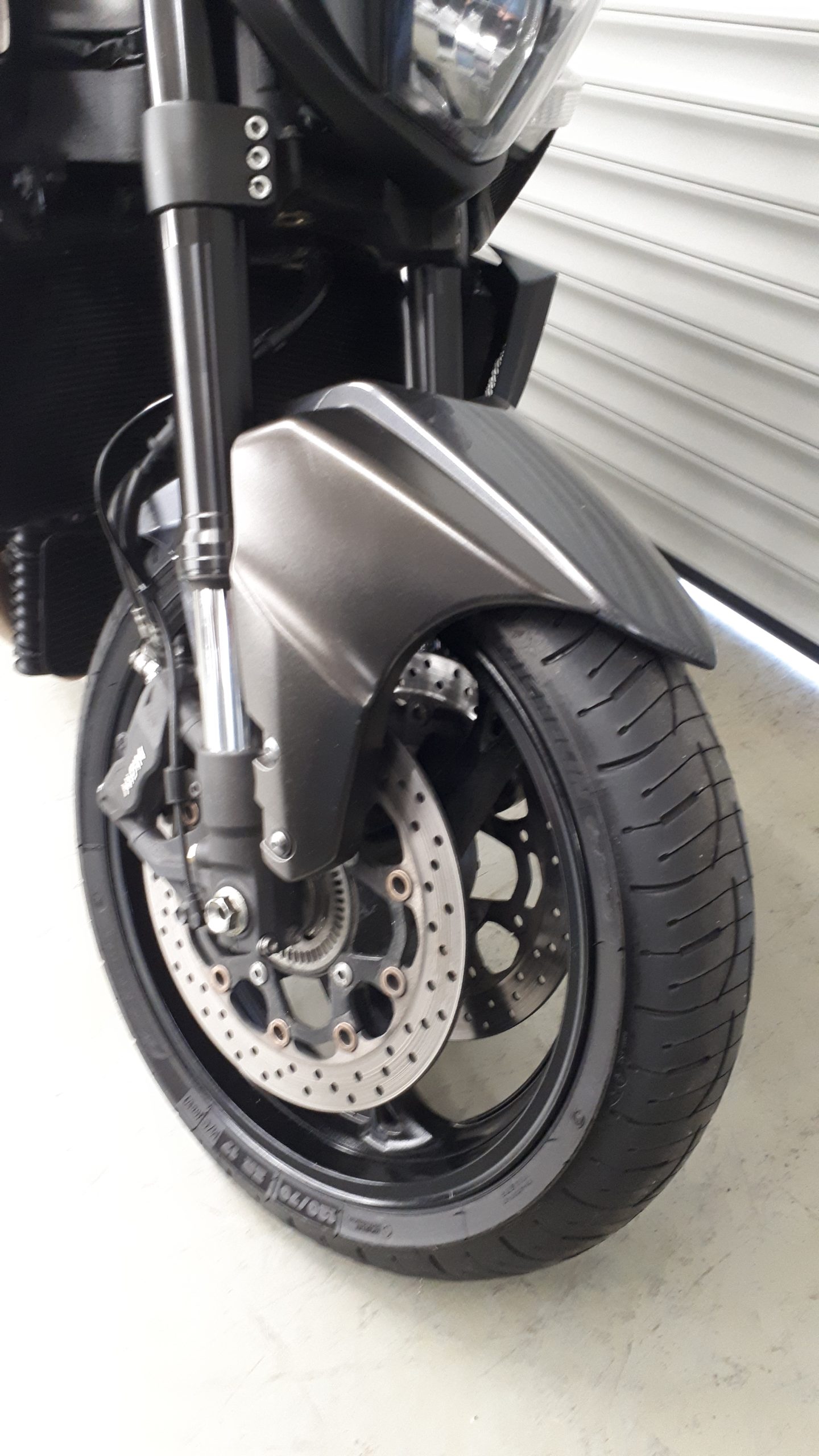 
								SUZUKI GSX 1300 vollständig									