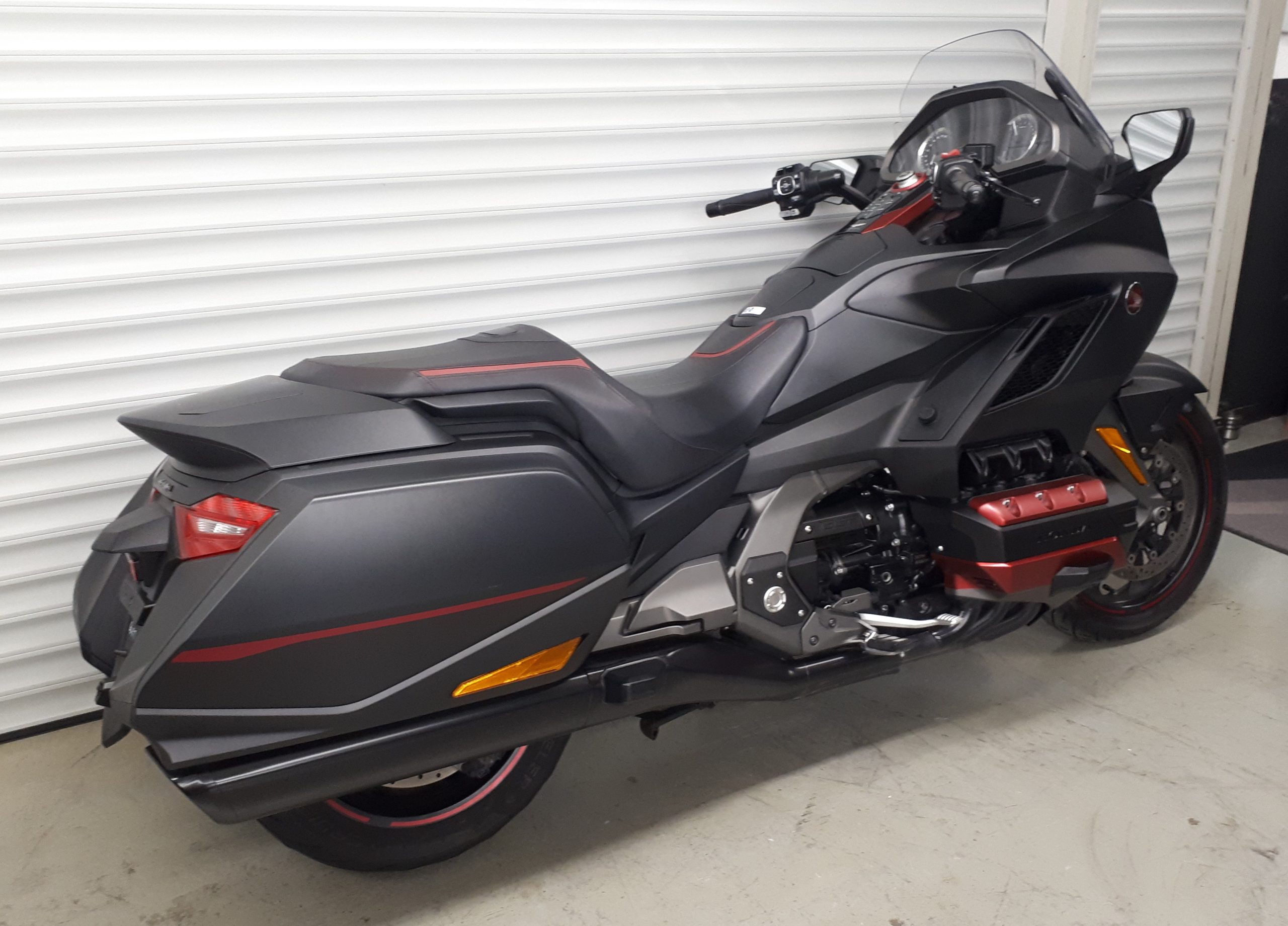 
								HONDA GL 1800 vollständig									