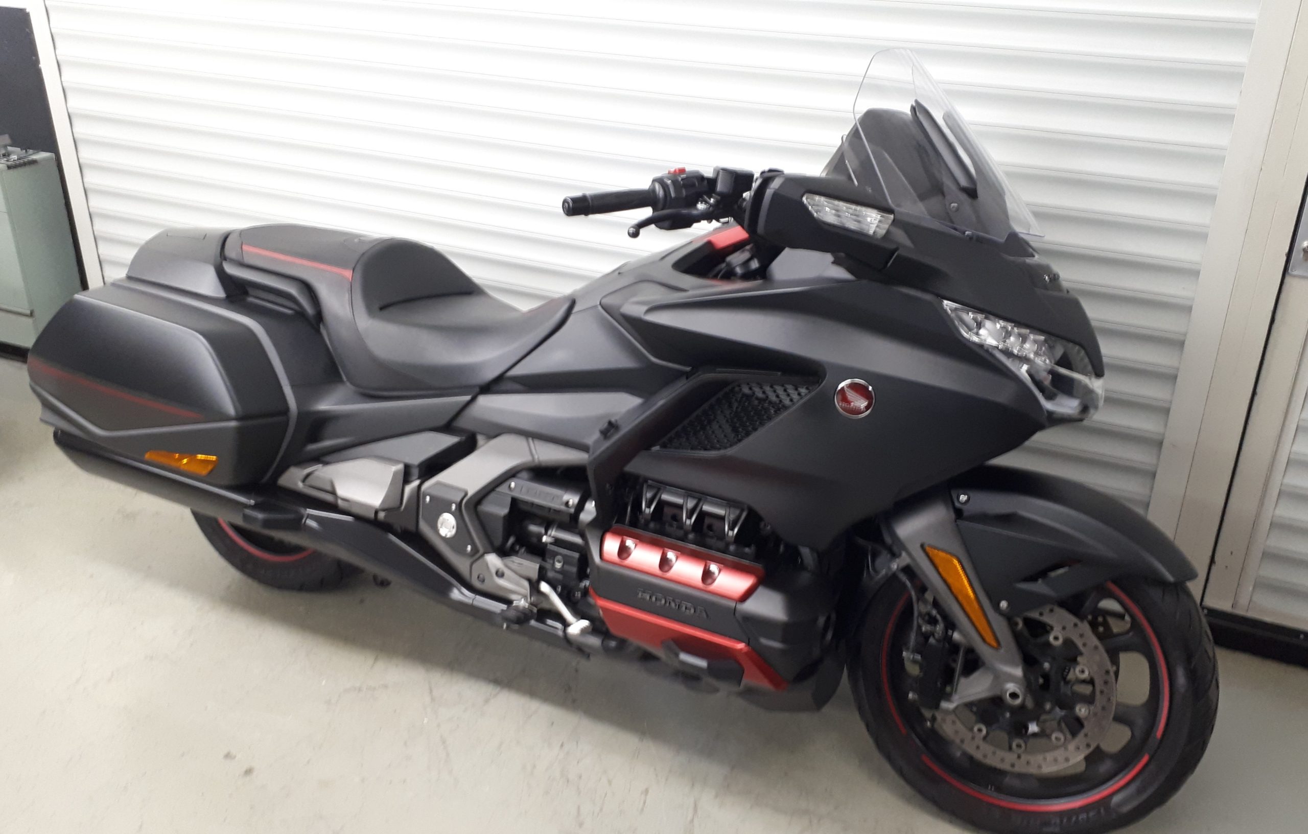 
								HONDA GL 1800 vollständig									