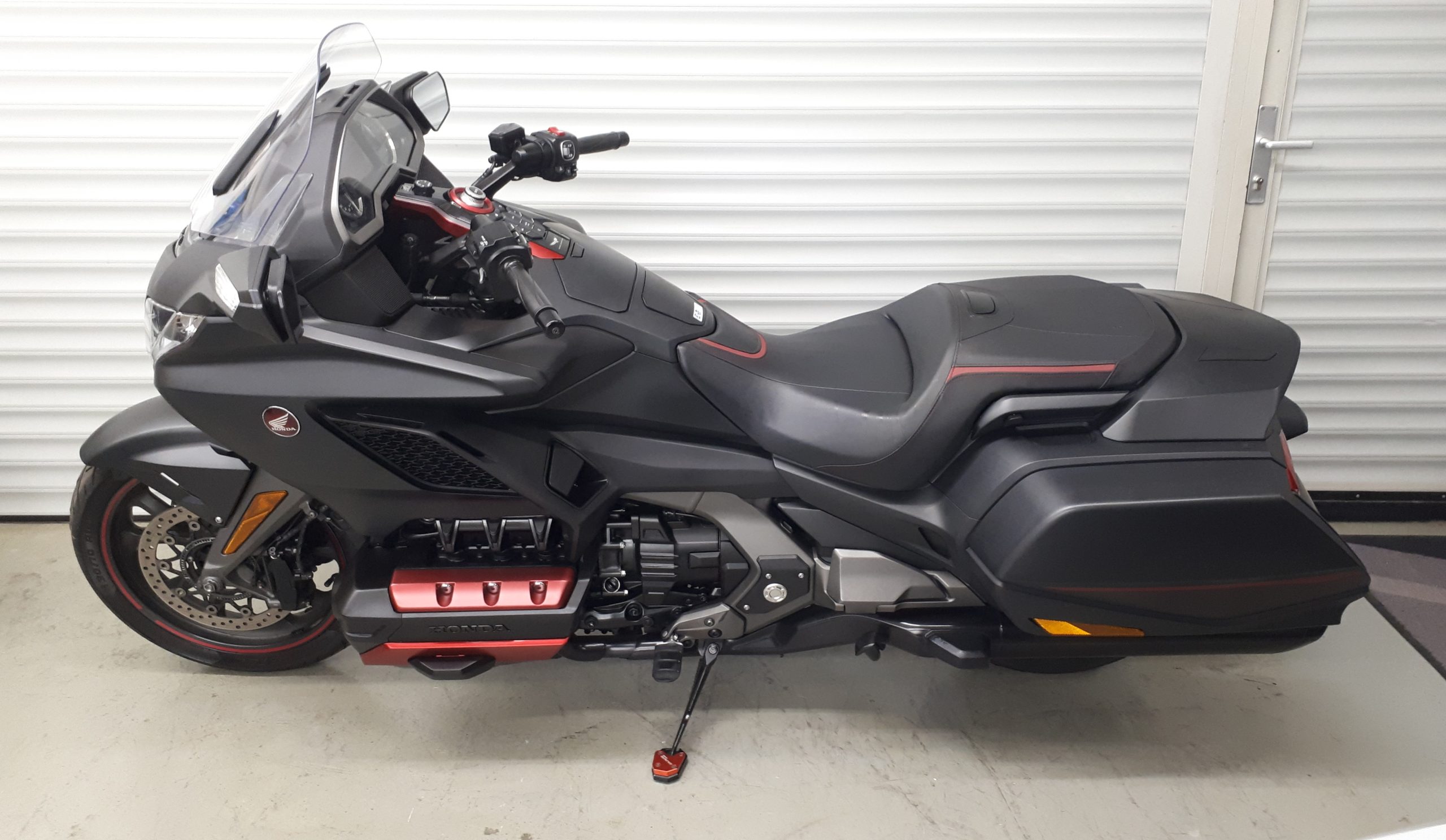 
								HONDA GL 1800 vollständig									