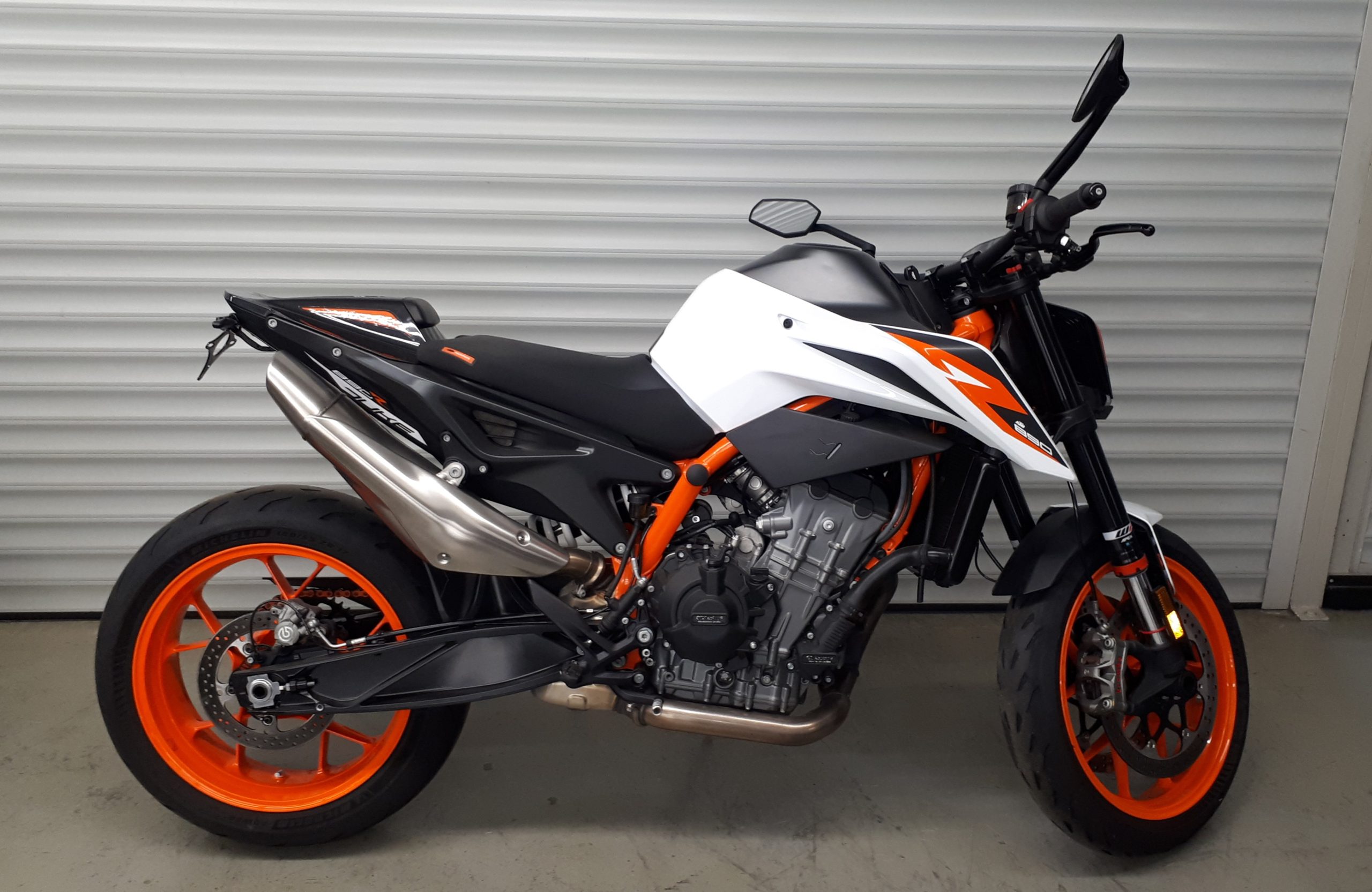 
								KTM 890 DUKE R vollständig									