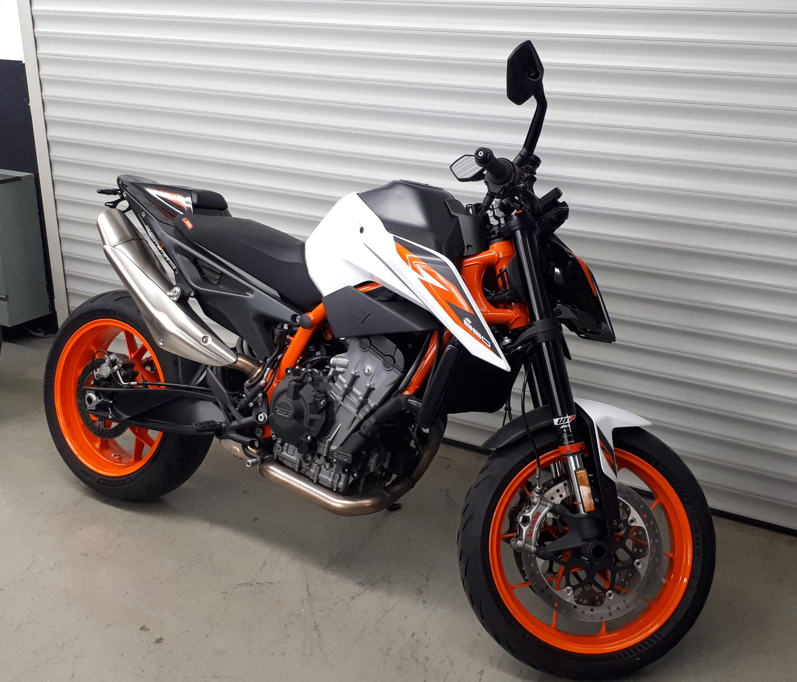 
								KTM 890 DUKE R vollständig									