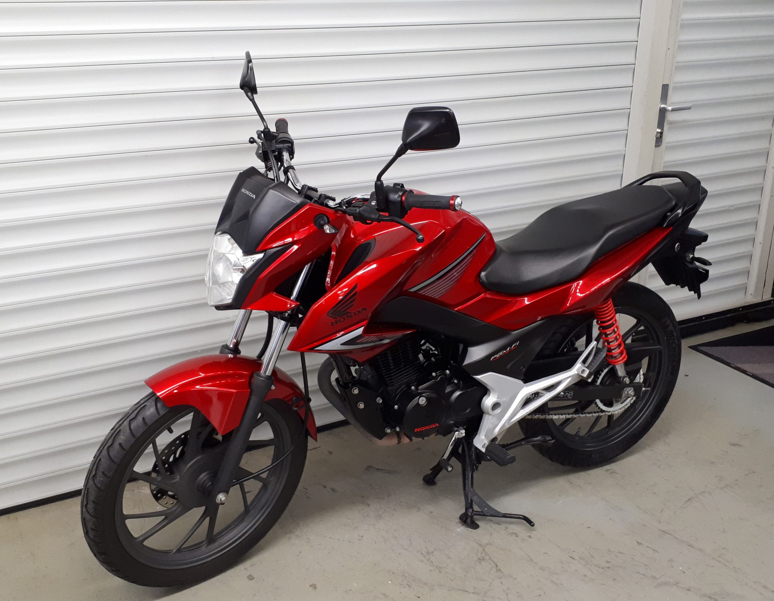 
								HONDA CB 125 F vollständig									