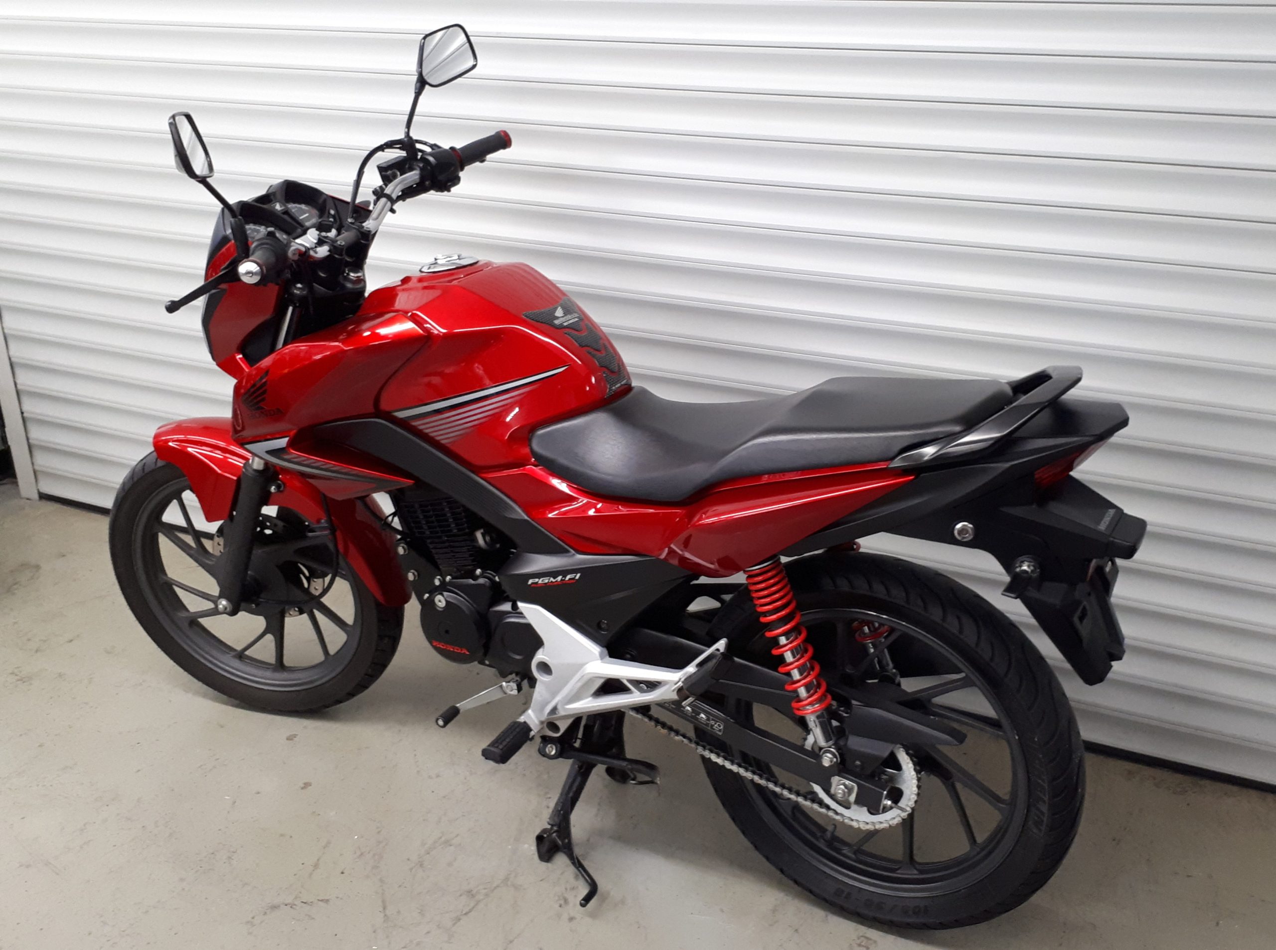 
								HONDA CB 125 F vollständig									