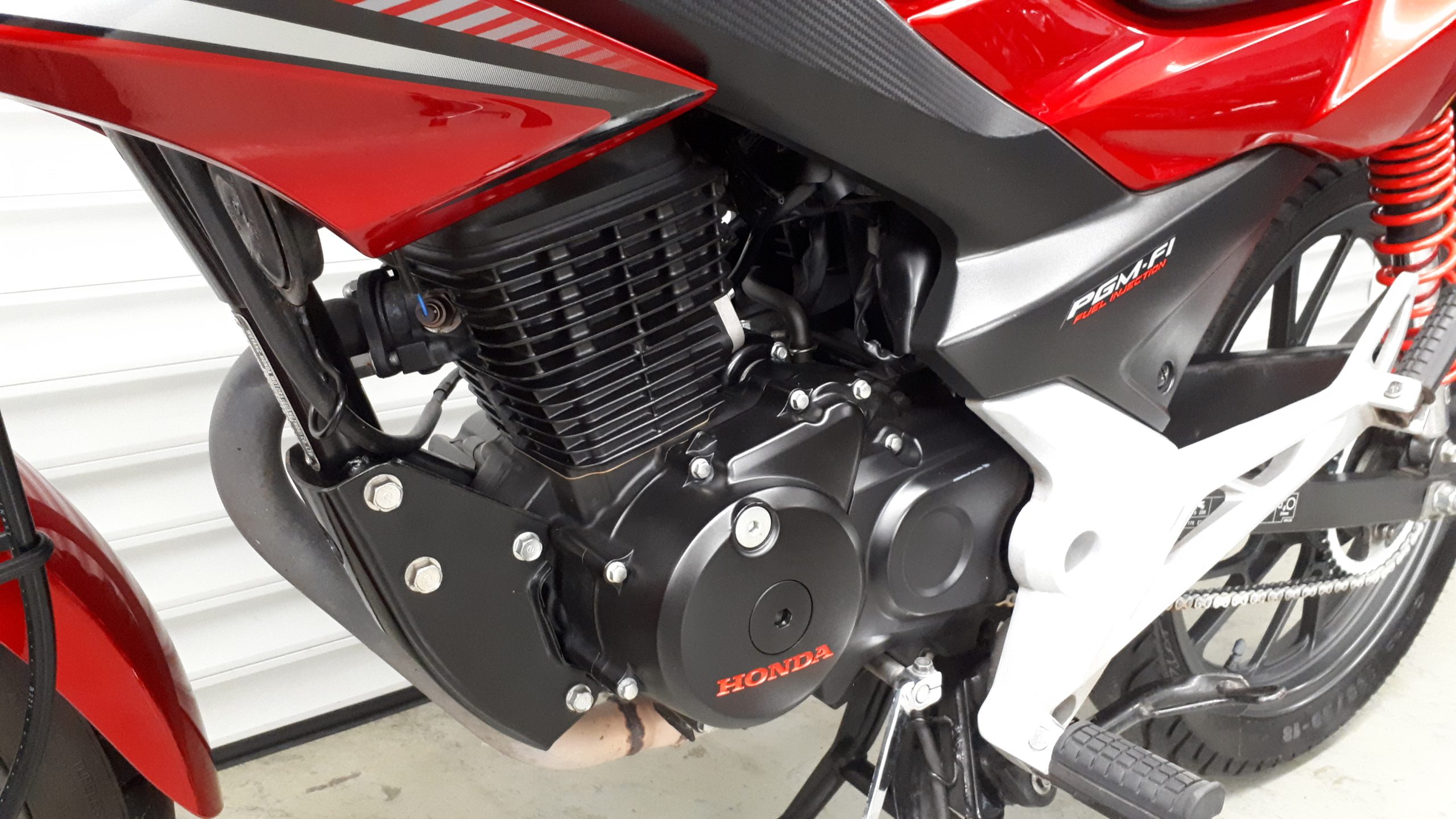 
								HONDA CB 125 F vollständig									