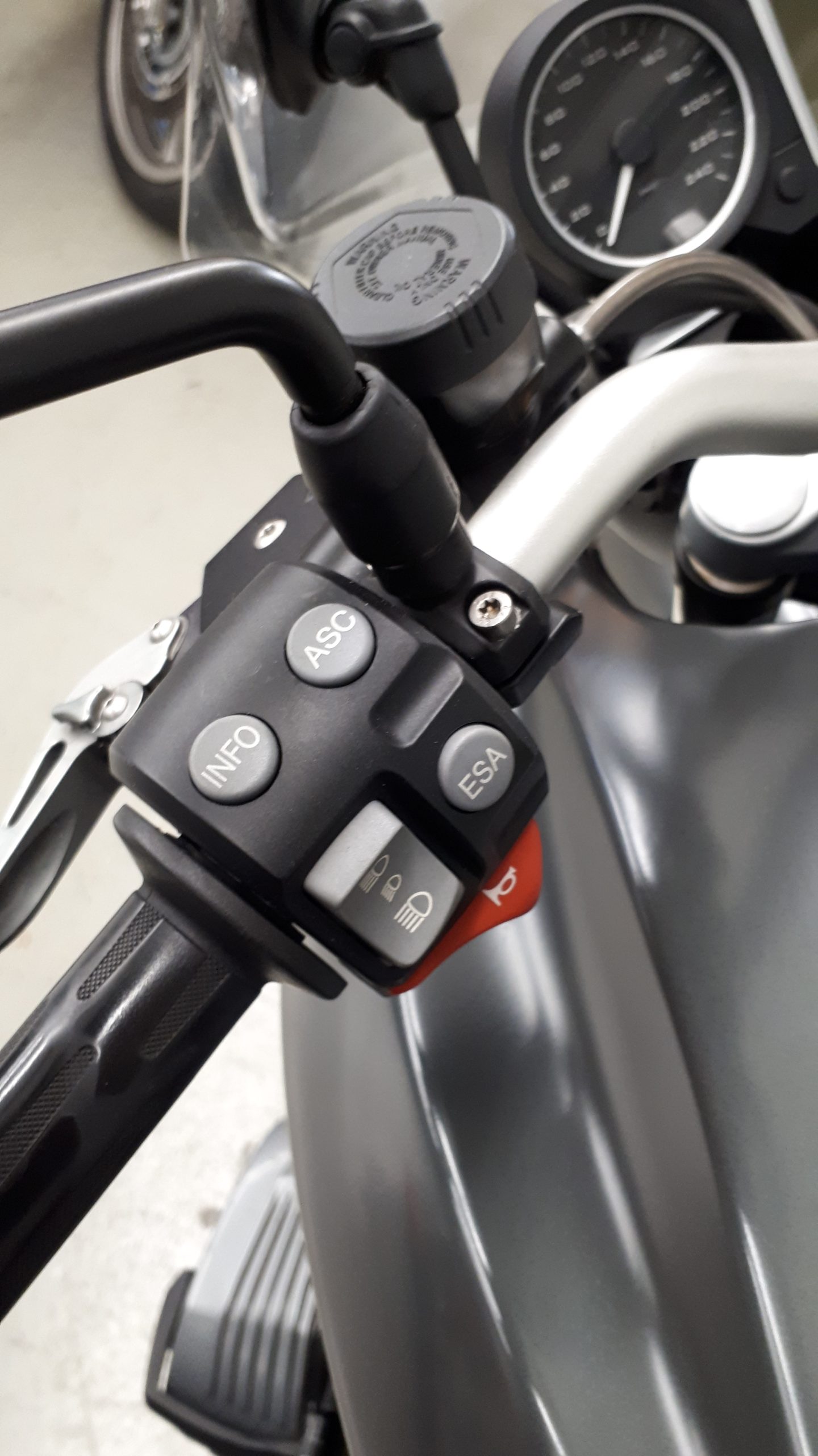 
								BWM R 1200 R vollständig									