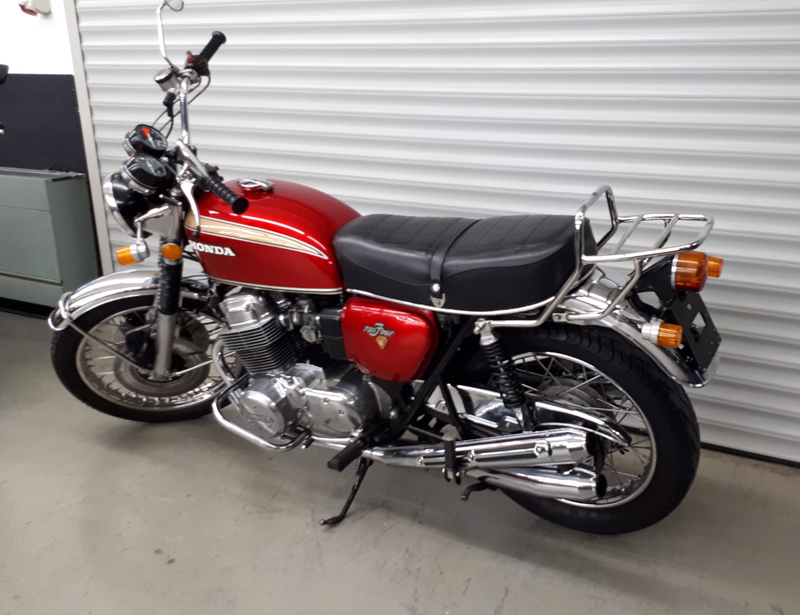 
								HONDA CB 750 Four K2 vollständig									