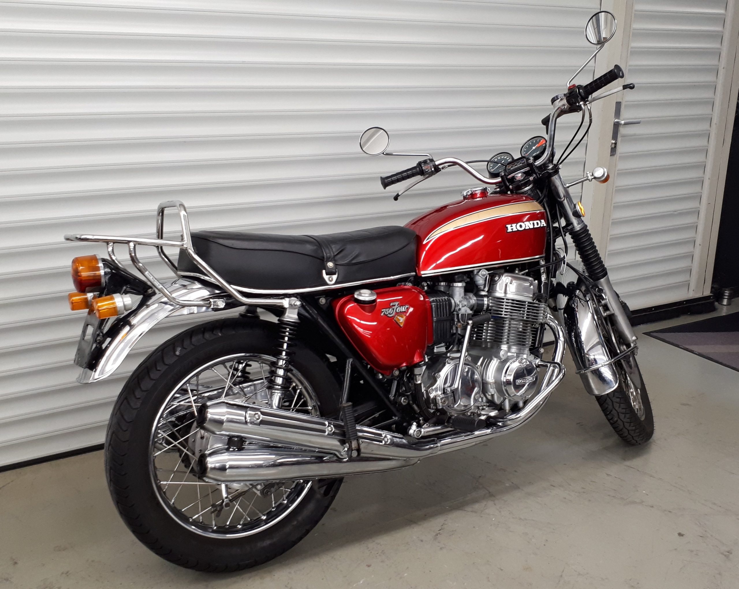 
								HONDA CB 750 Four K2 vollständig									