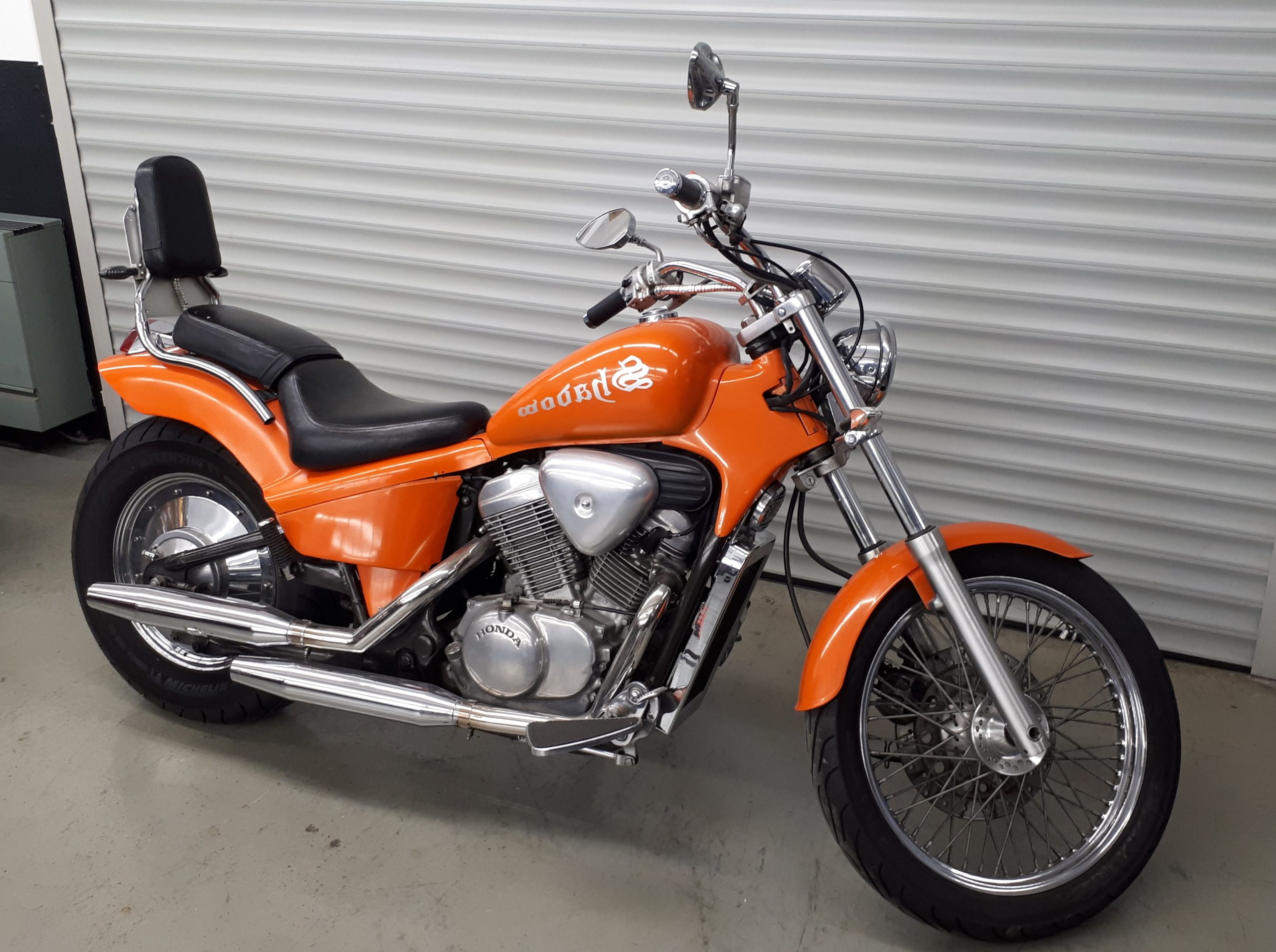 
								HONDA VT 600 vollständig									