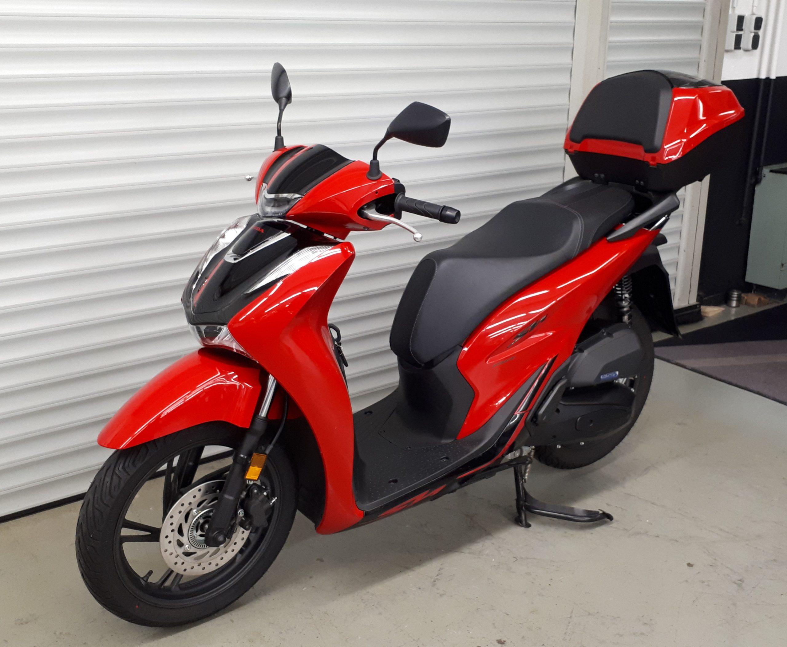 
								HONDA SH 150 vollständig									