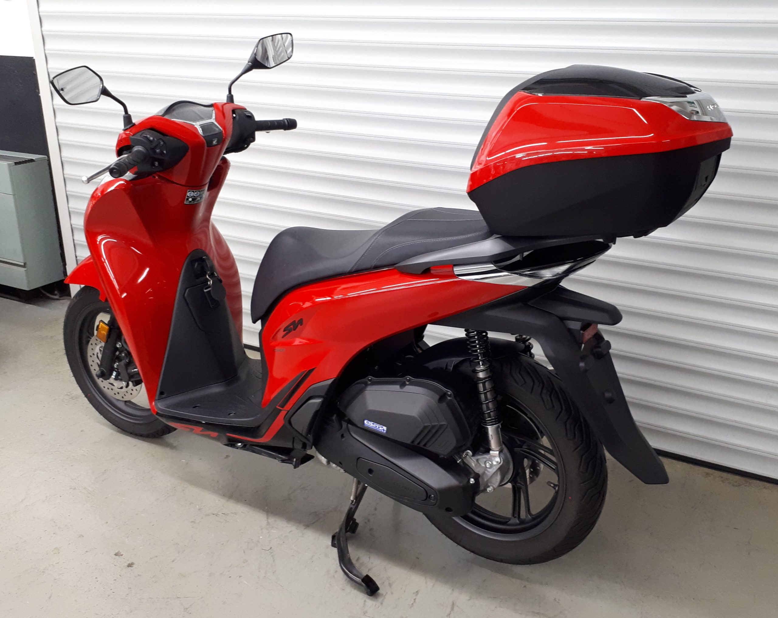 
								HONDA SH 150 vollständig									