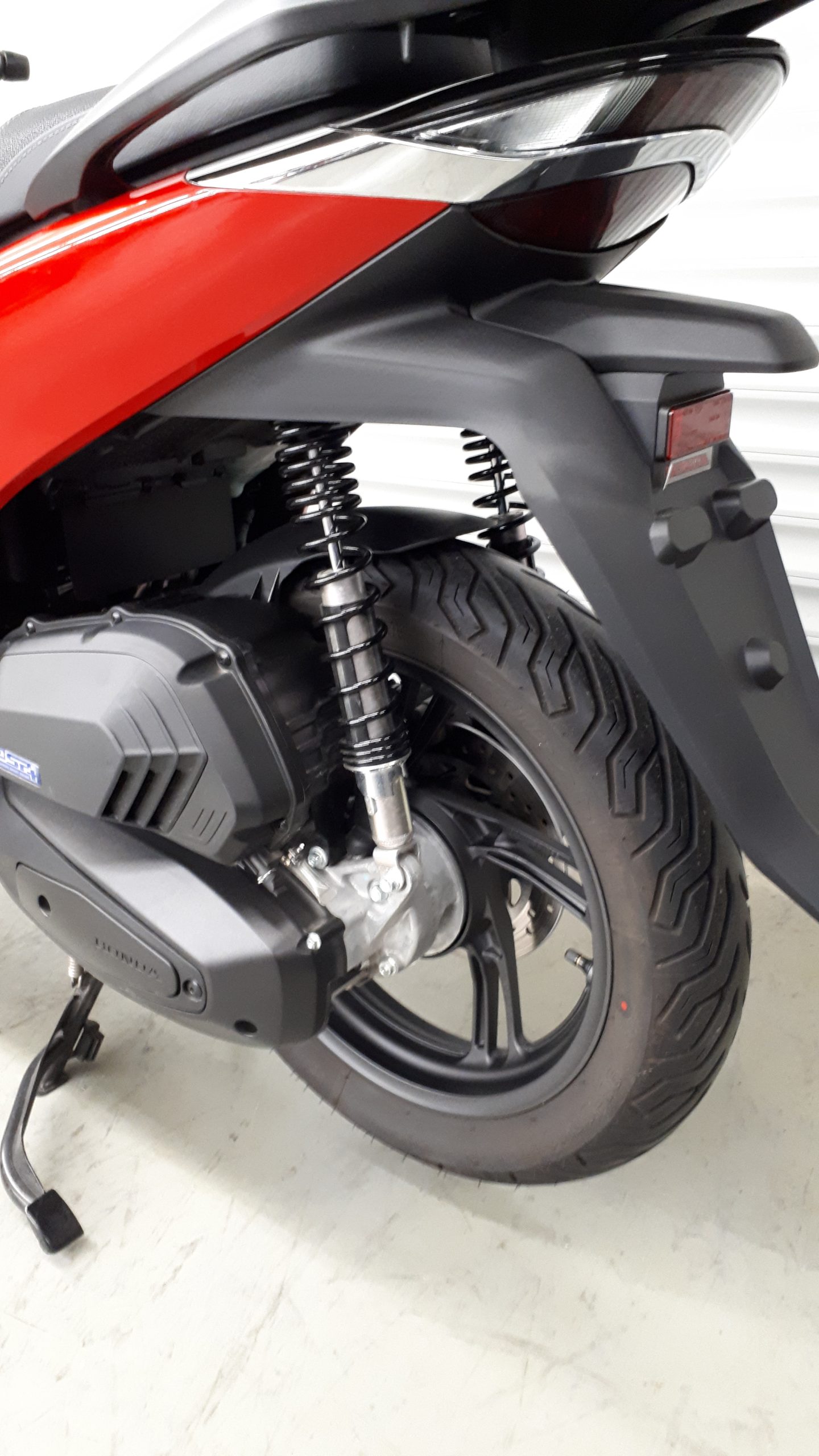 
								HONDA SH 150 vollständig									