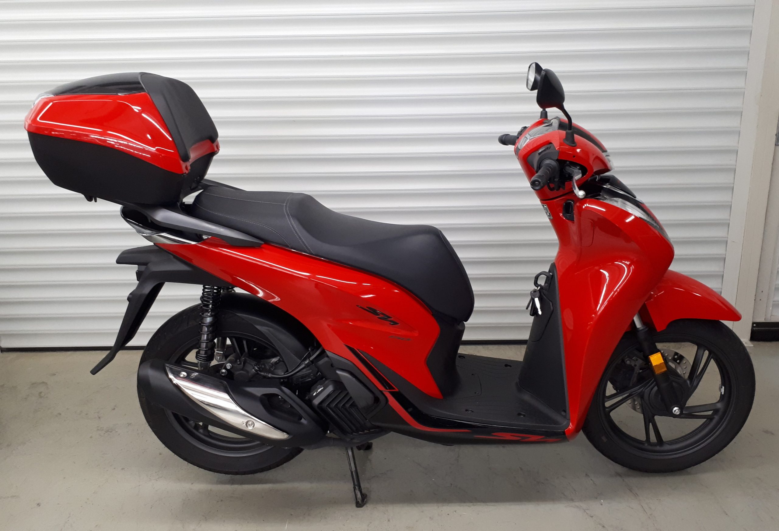 
								HONDA SH 150 vollständig									