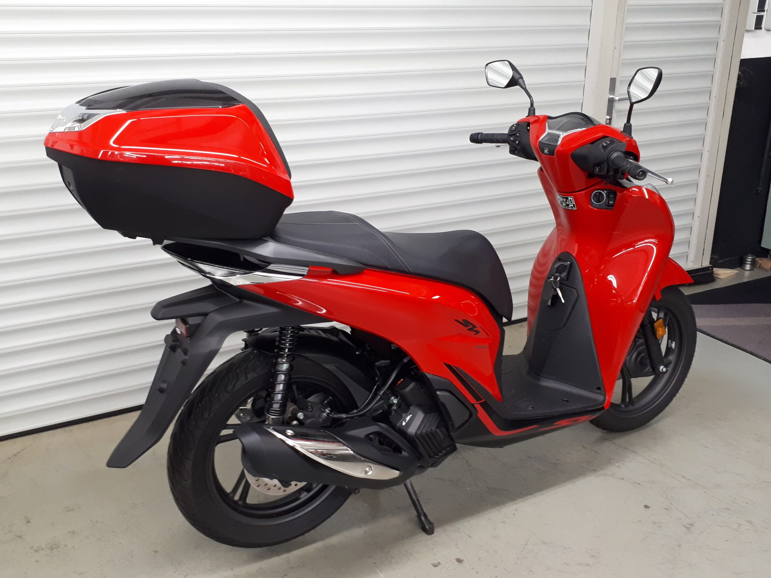 
								HONDA SH 150 vollständig									