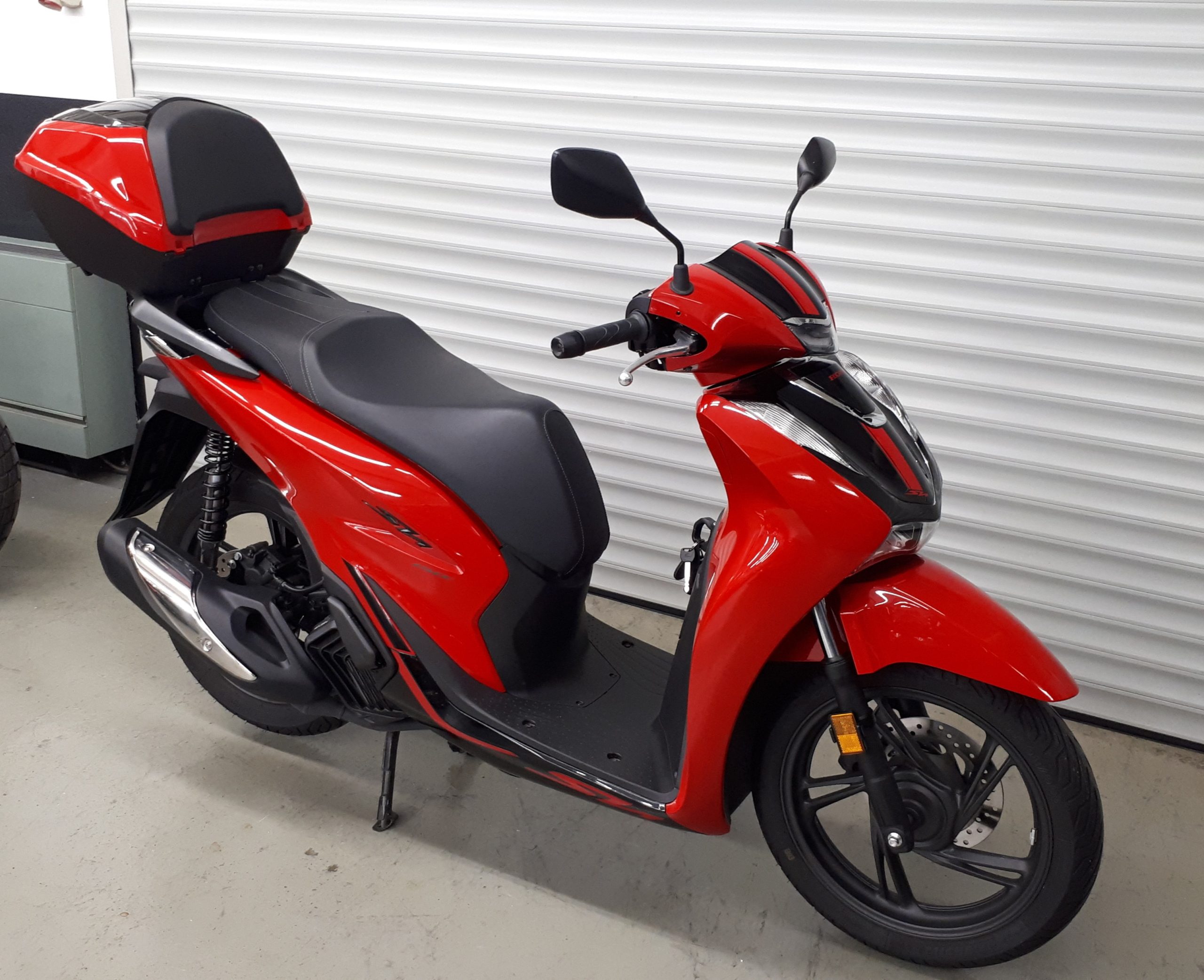 
								HONDA SH 150 vollständig									