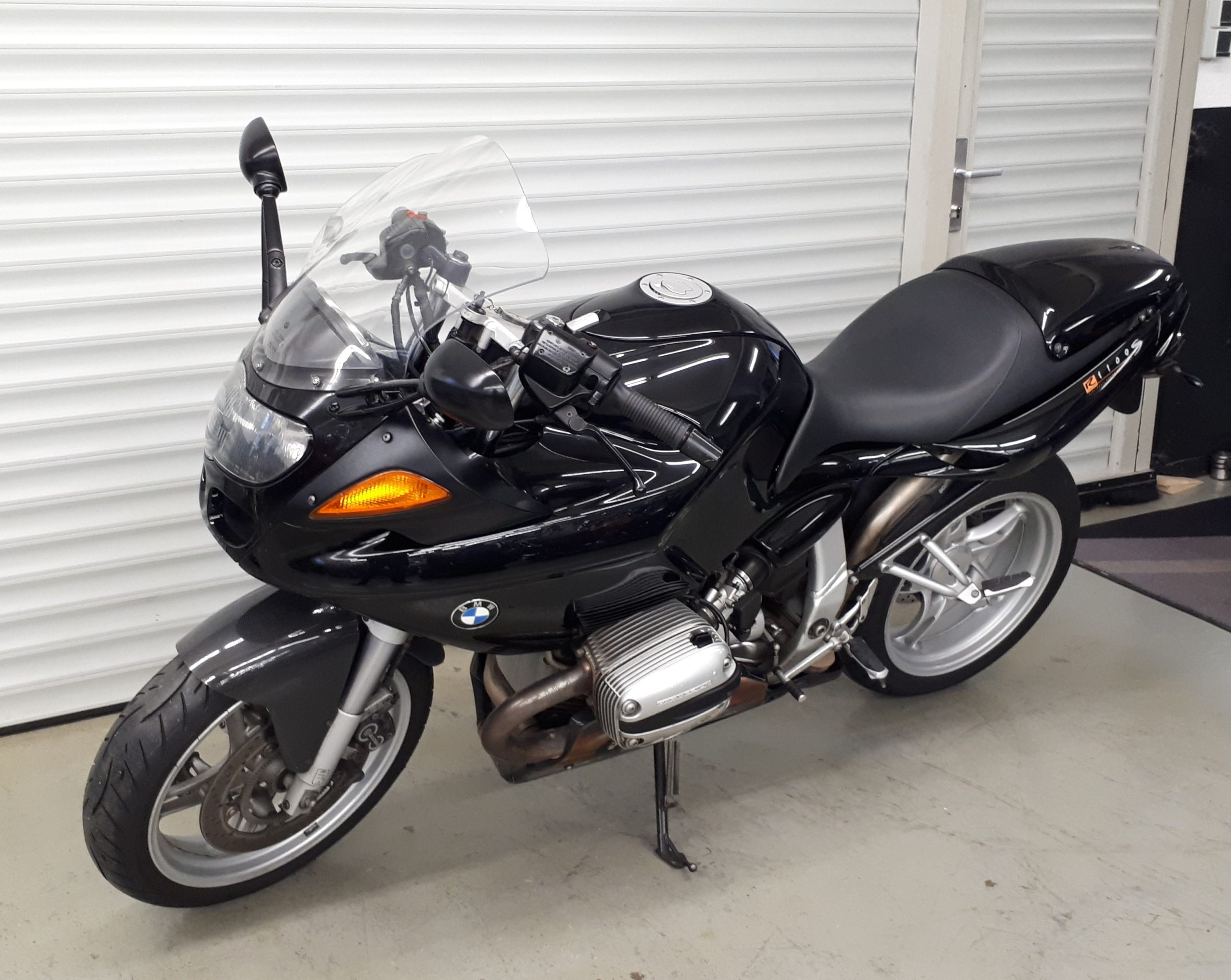
								BMW R 1100 S vollständig									