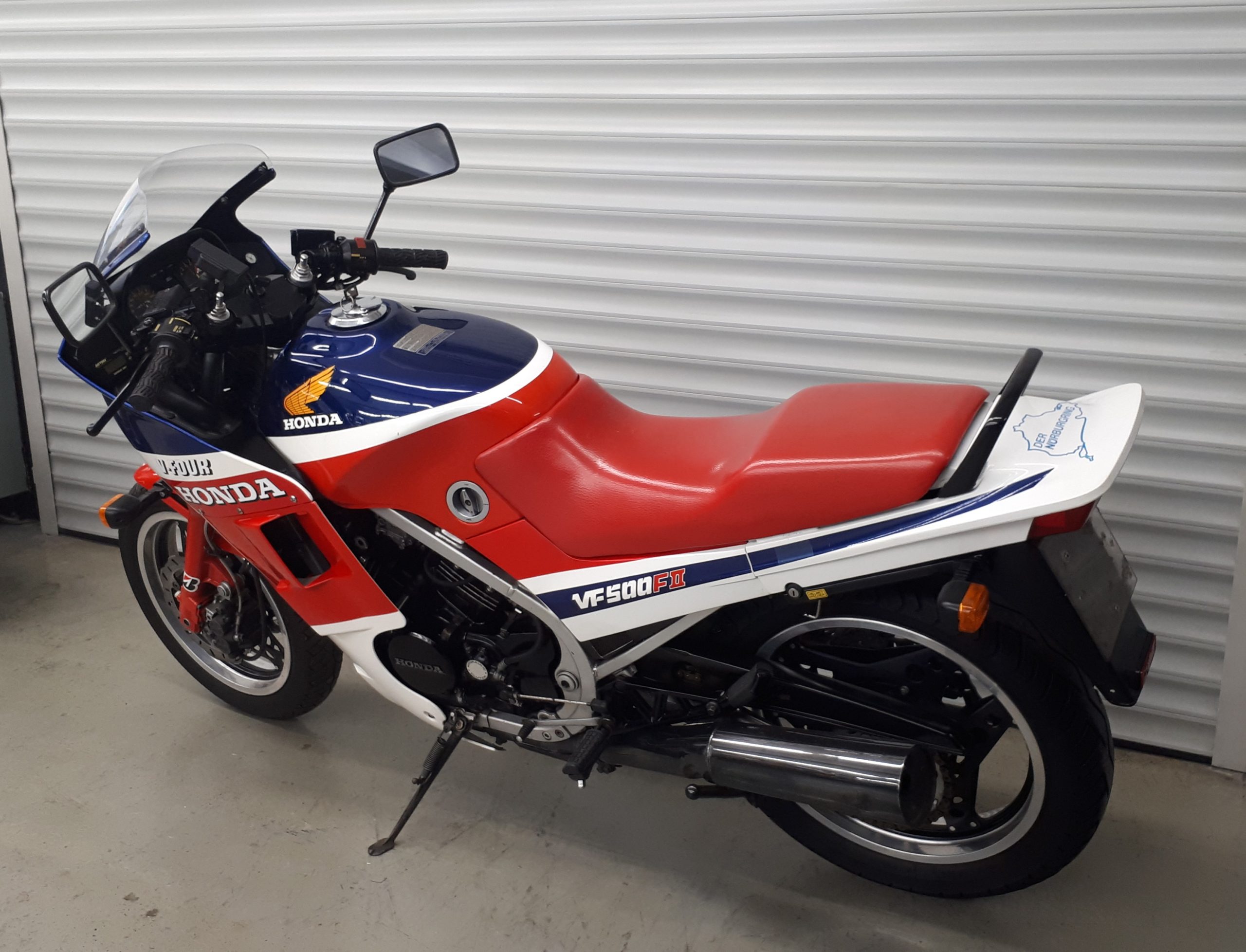 
								HONDA VF 500 F 2 vollständig									