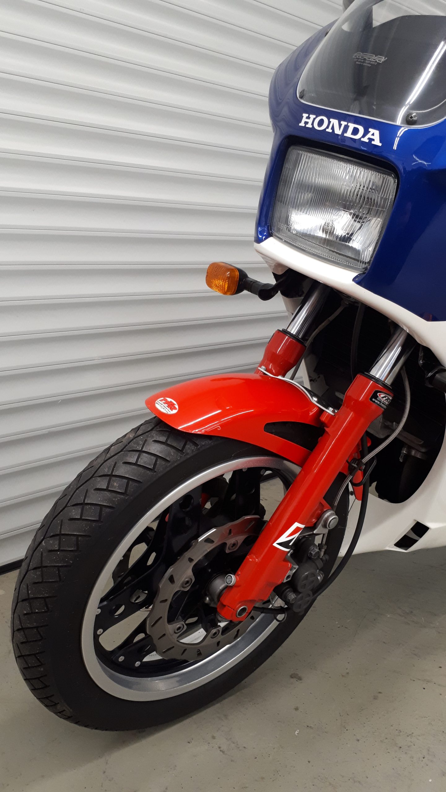 
								HONDA VF 500 F 2 vollständig									