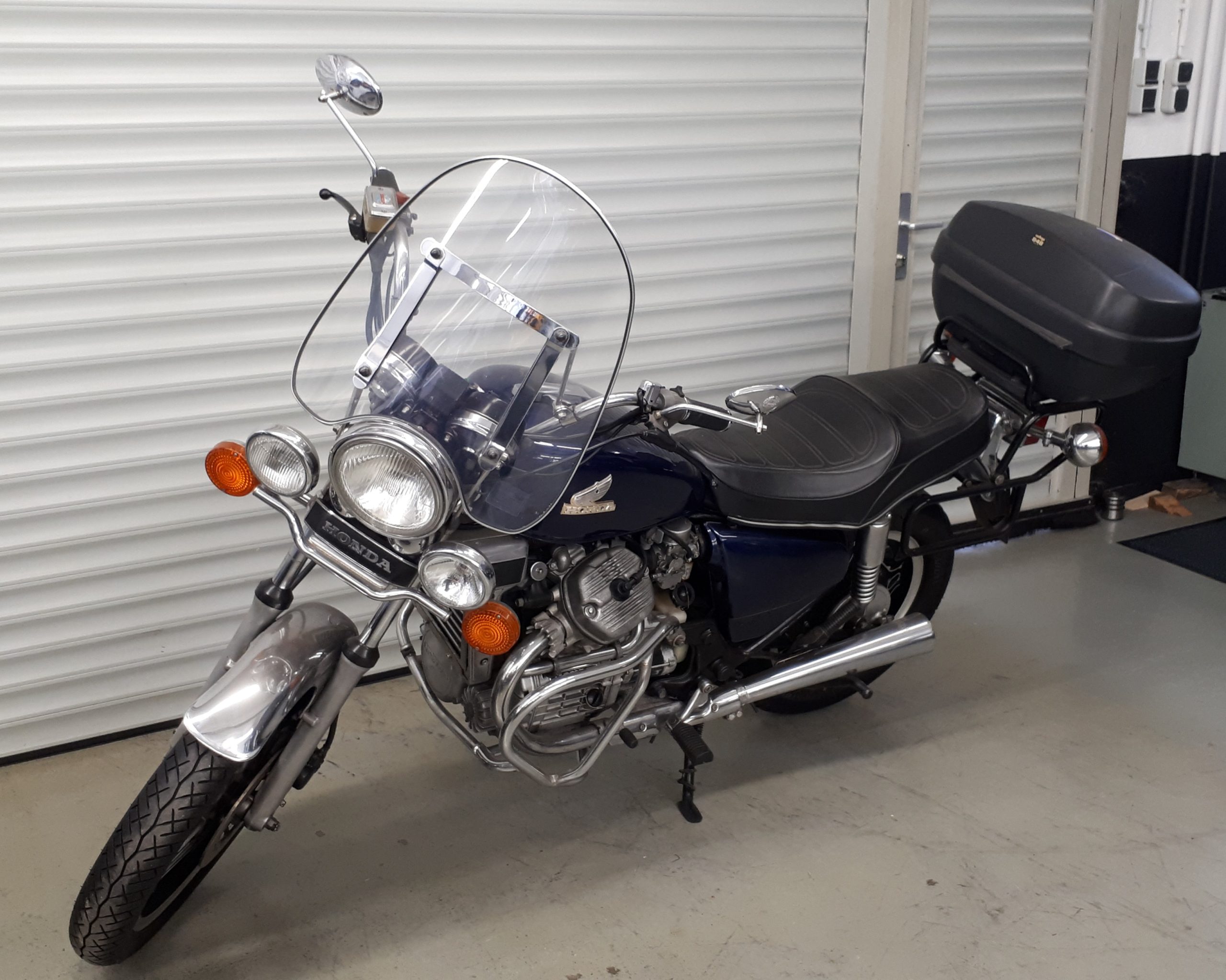 
								HONDA CX 500 vollständig									