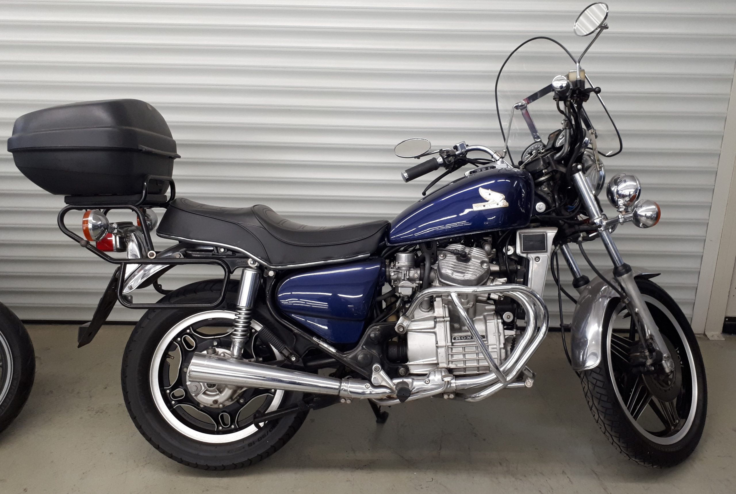 
								HONDA CX 500 vollständig									