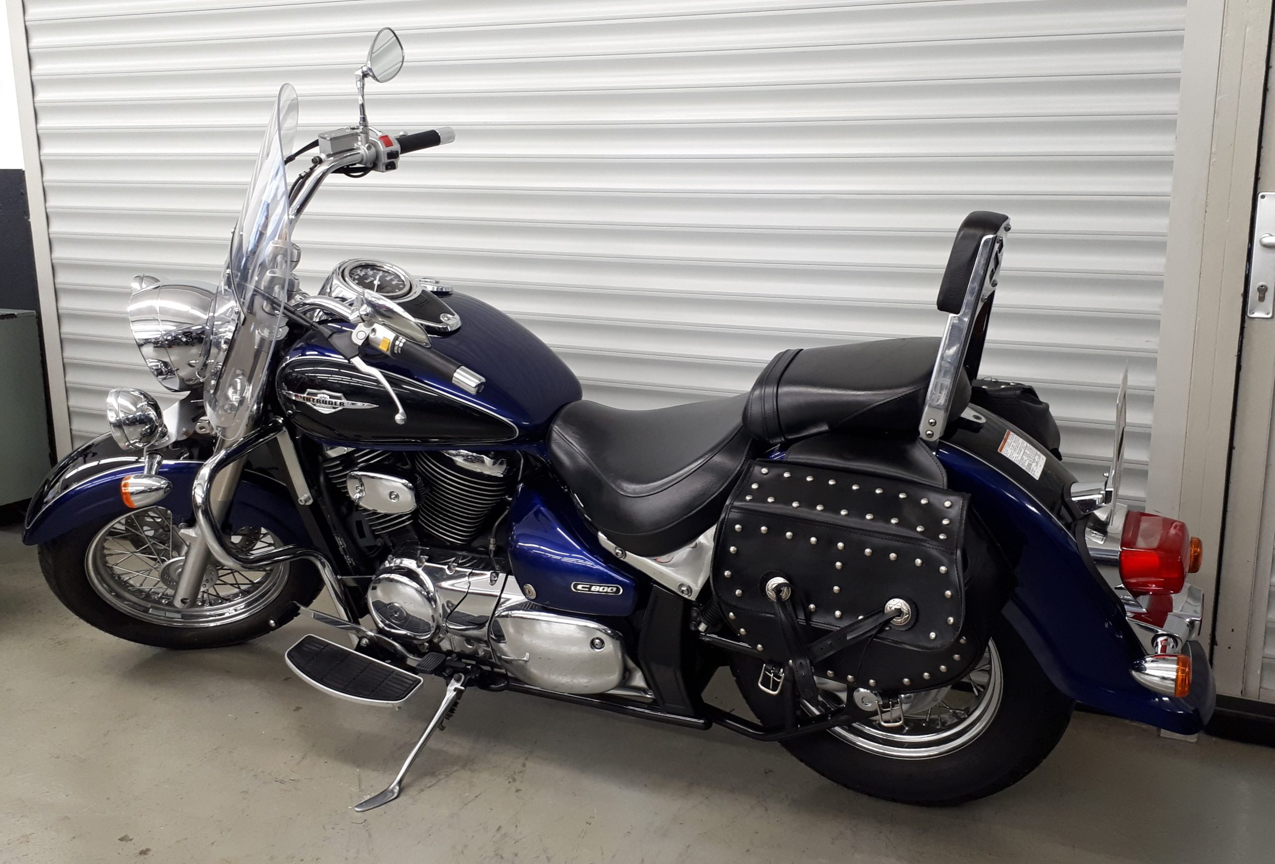 
								SUZUKI VL 800 vollständig									