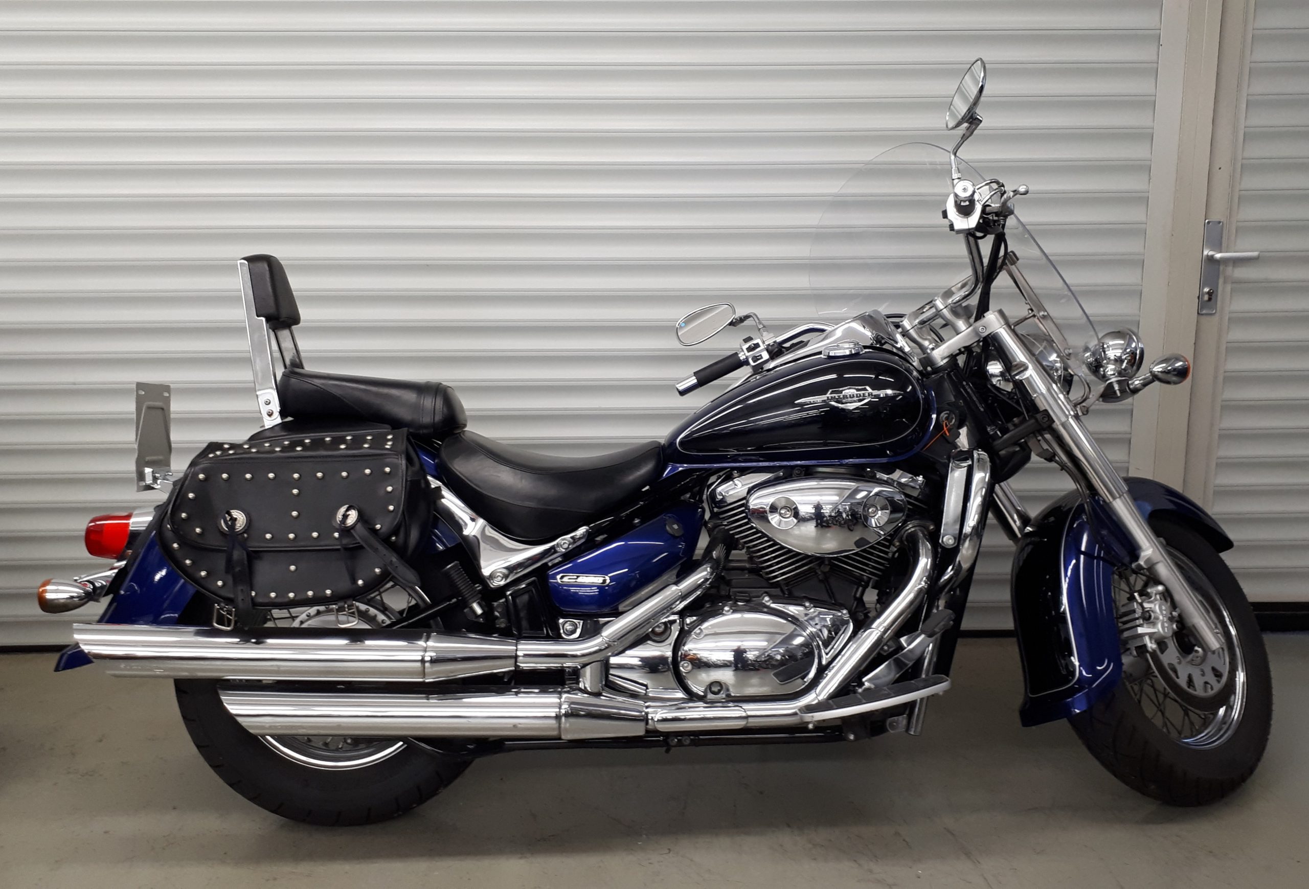 
								SUZUKI VL 800 vollständig									