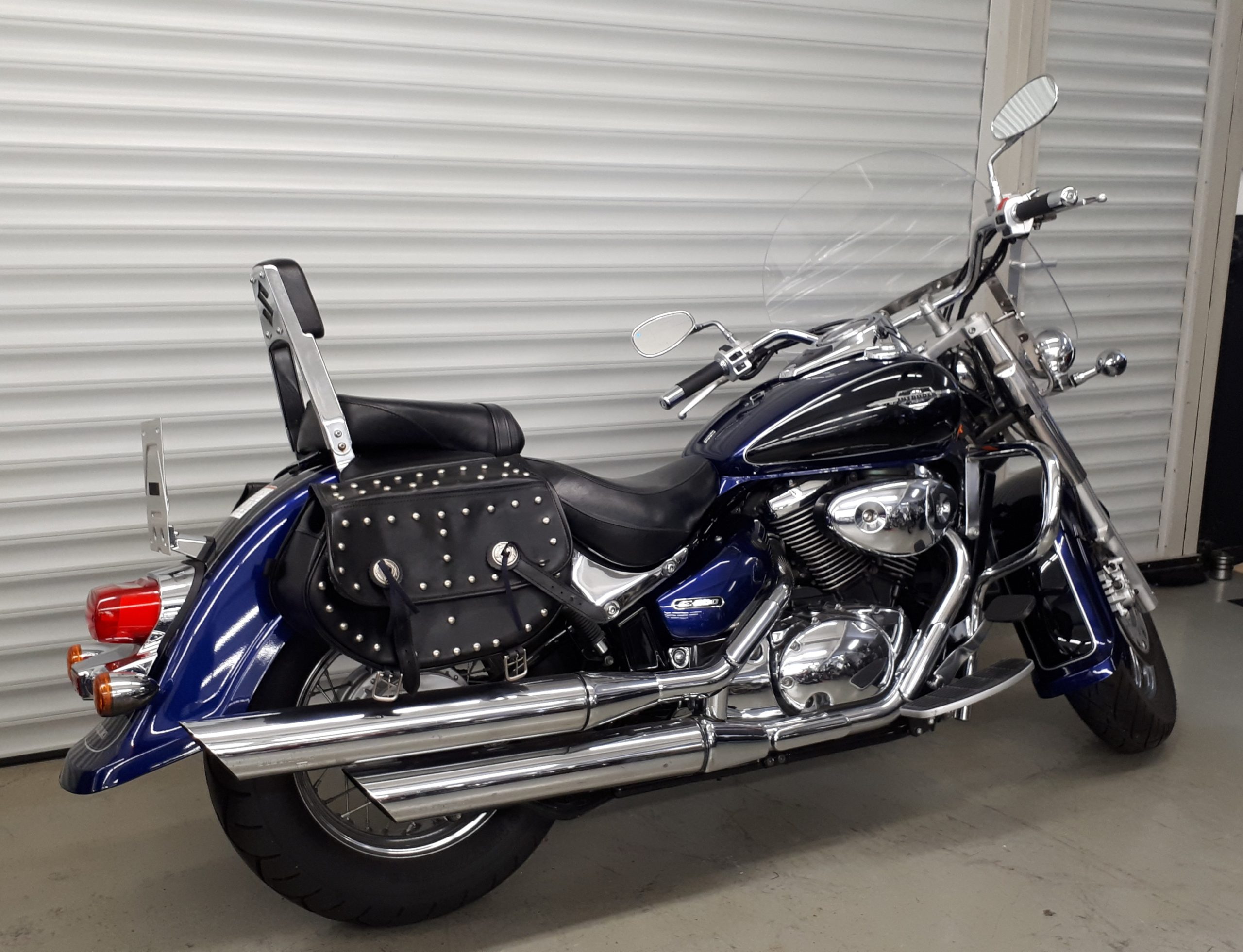 
								SUZUKI VL 800 vollständig									