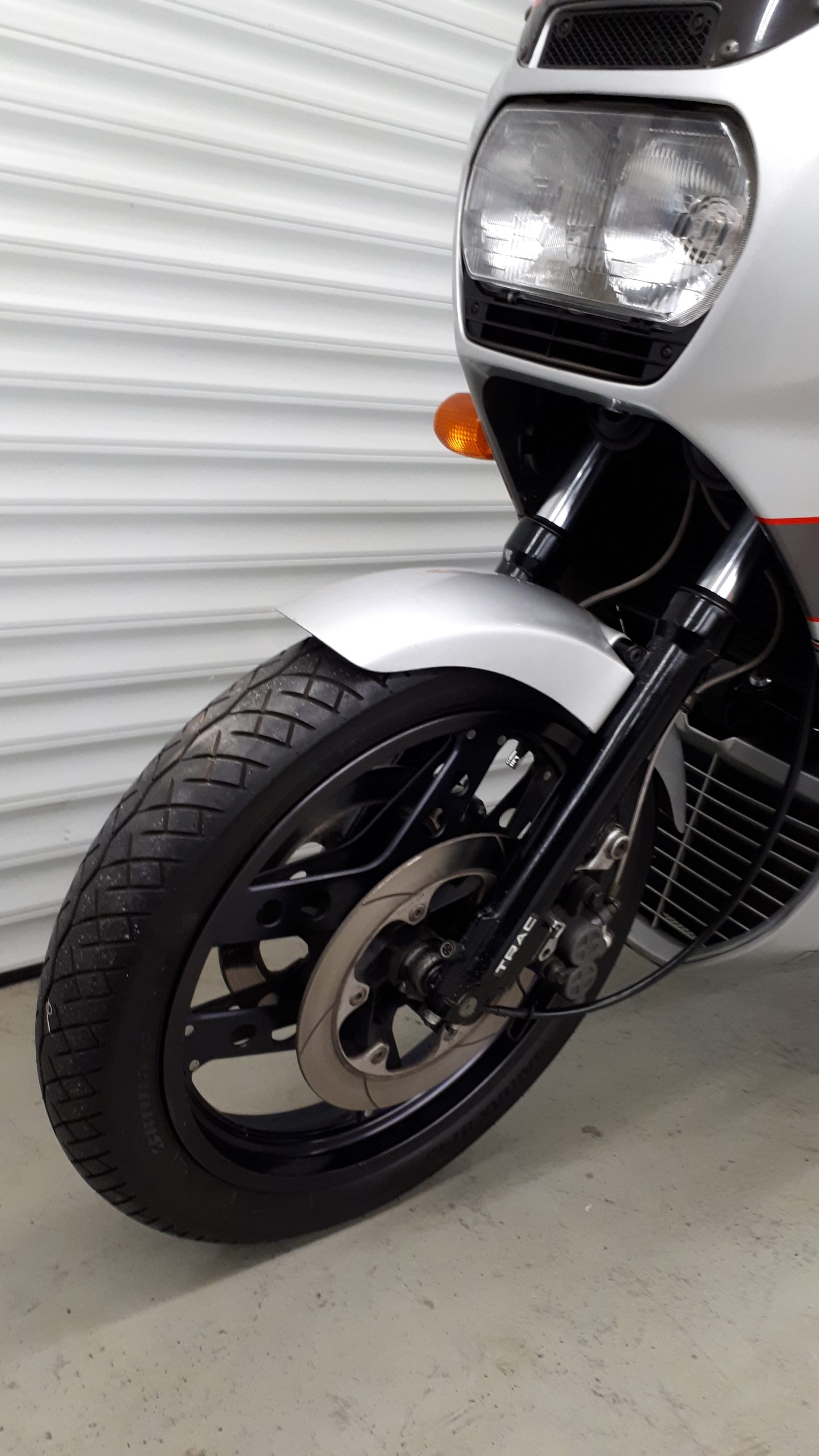 
								HONDA VF 1000 vollständig									