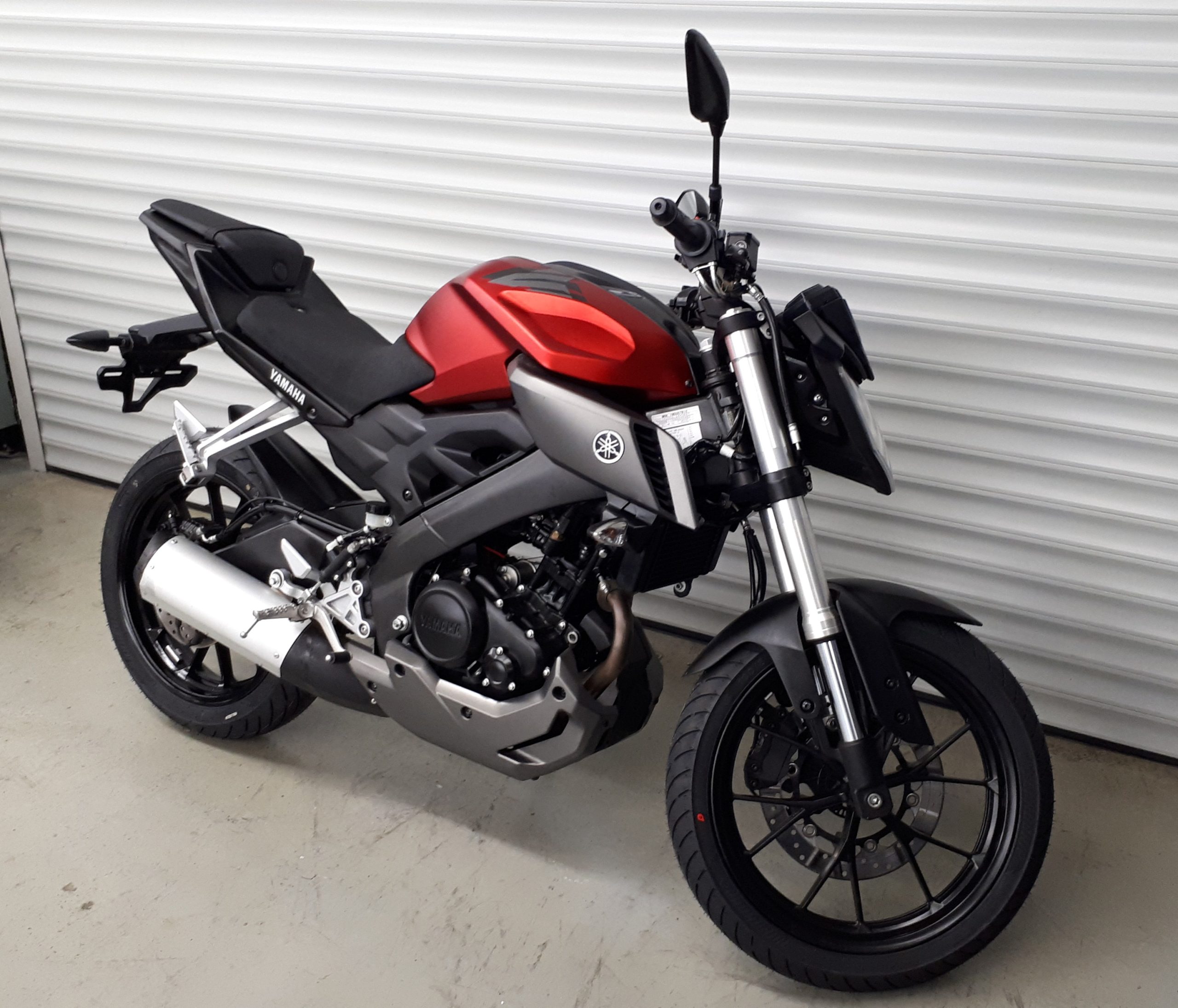 
								YAMAHA MT-125 vollständig									
