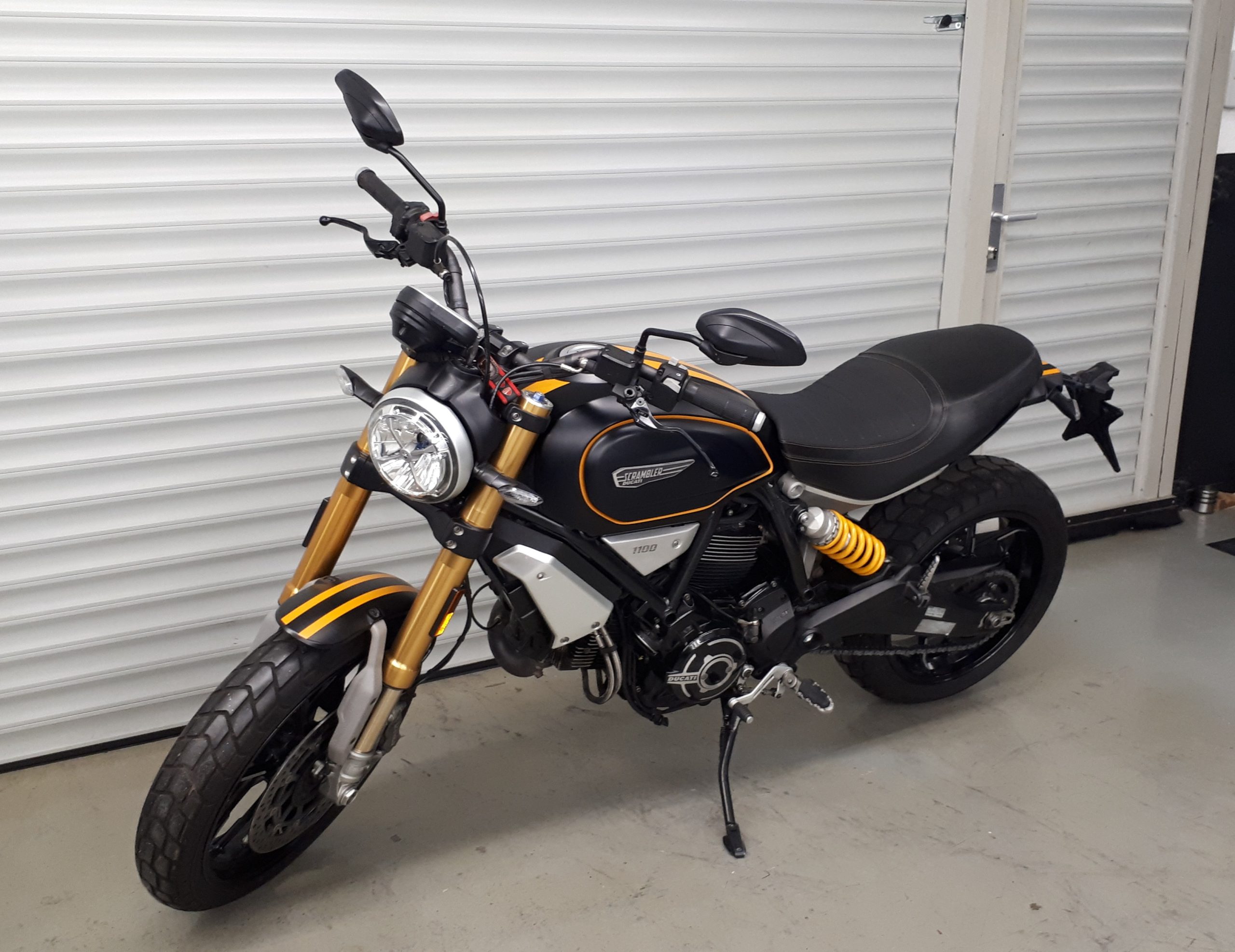 
								DUCATI SCRAMBLER 1100 vollständig									