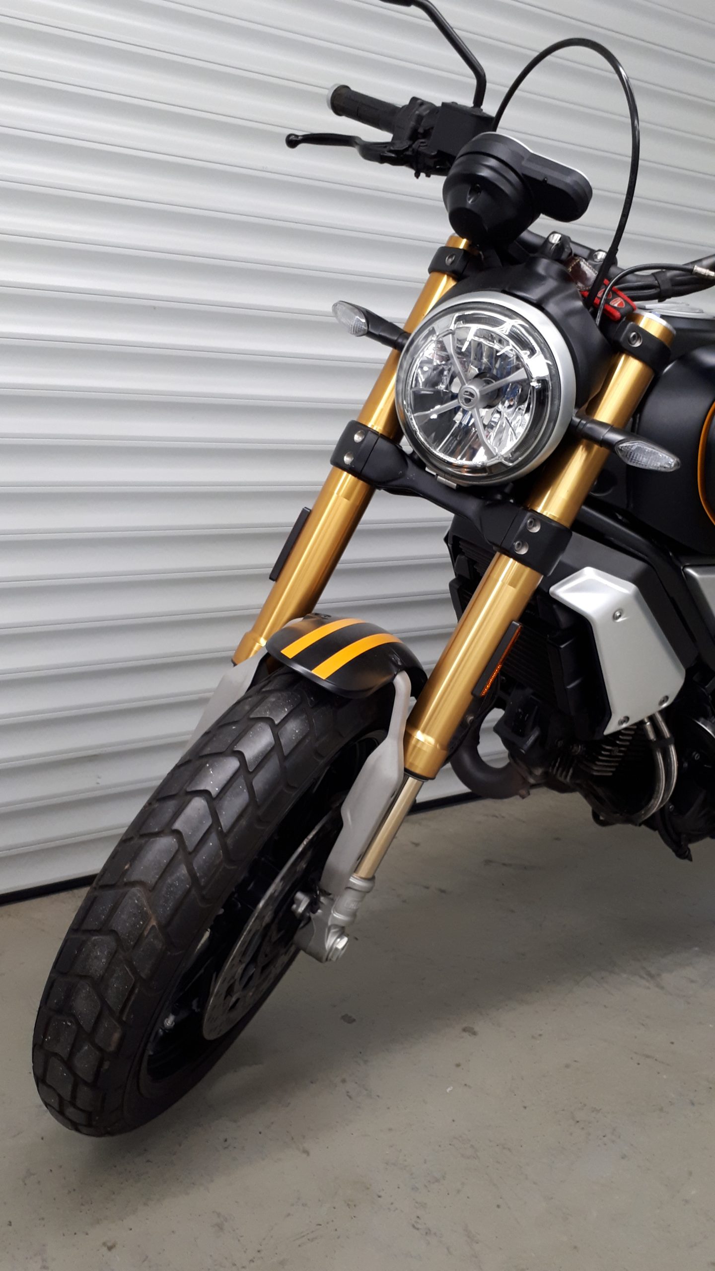 
								DUCATI SCRAMBLER 1100 vollständig									