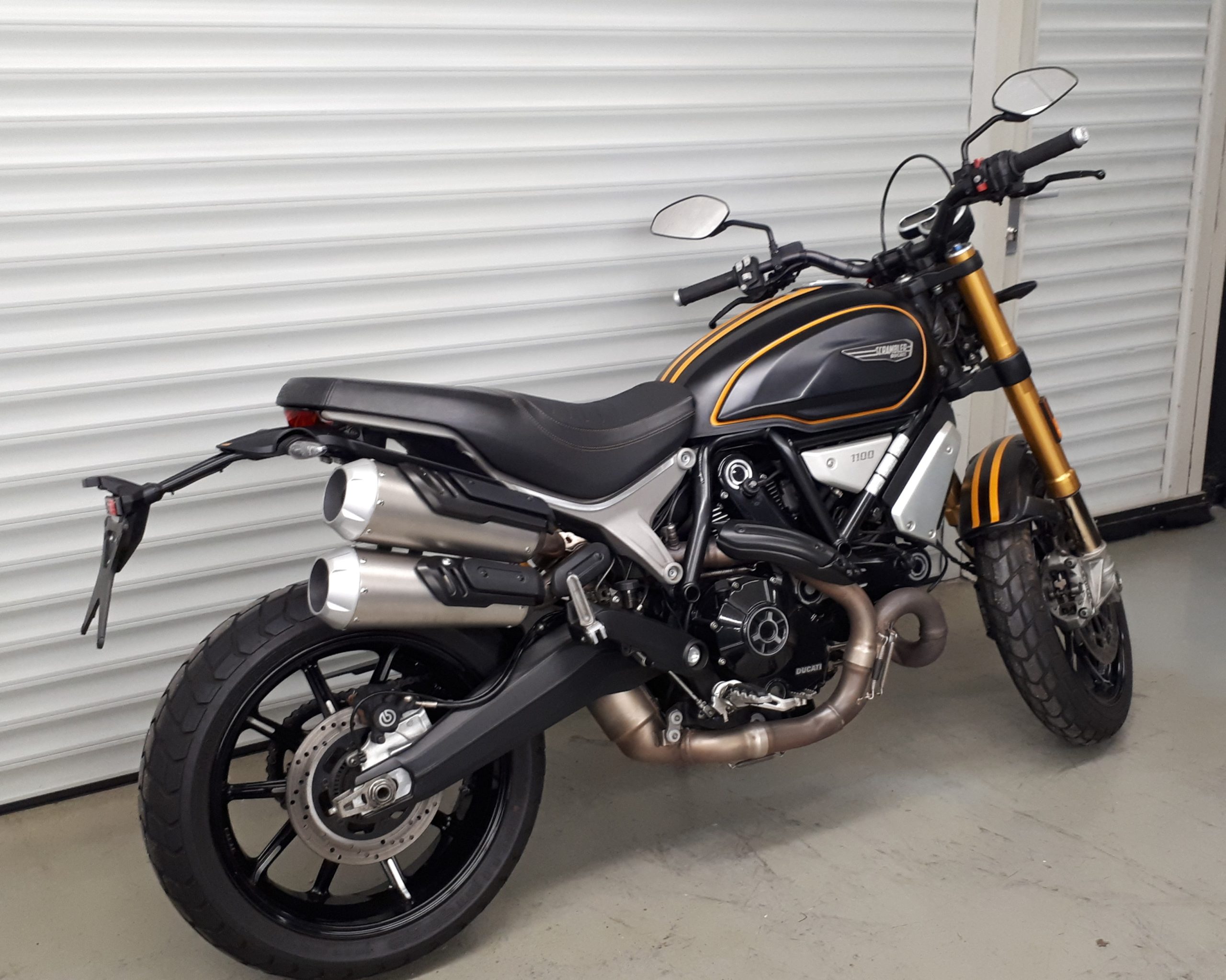 
								DUCATI SCRAMBLER 1100 vollständig									